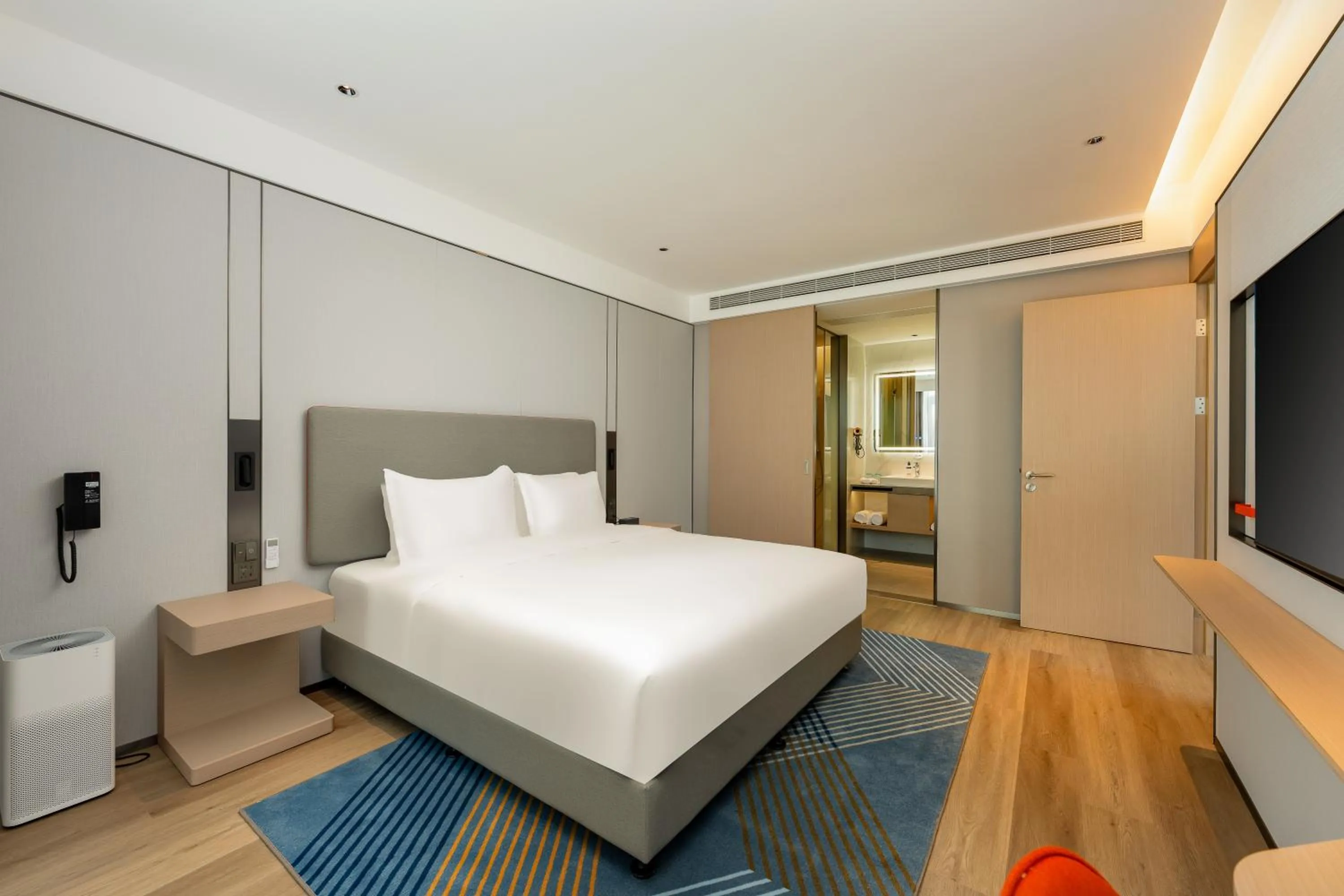 Bed in Holiday Inn Express Nanjing Riverside by IHG