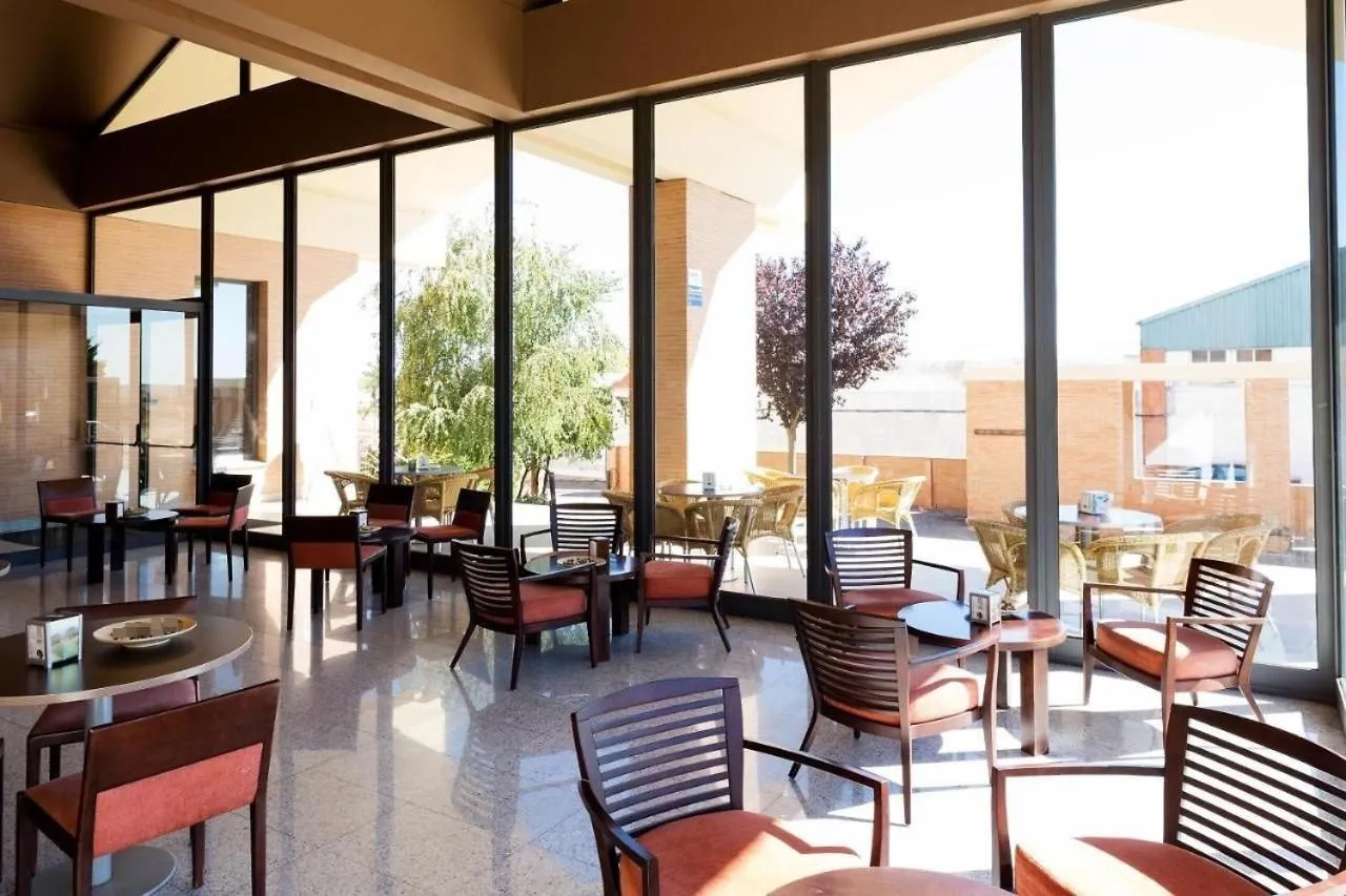 Lounge or bar in HOTEL PUERTA DE SAHAGUN