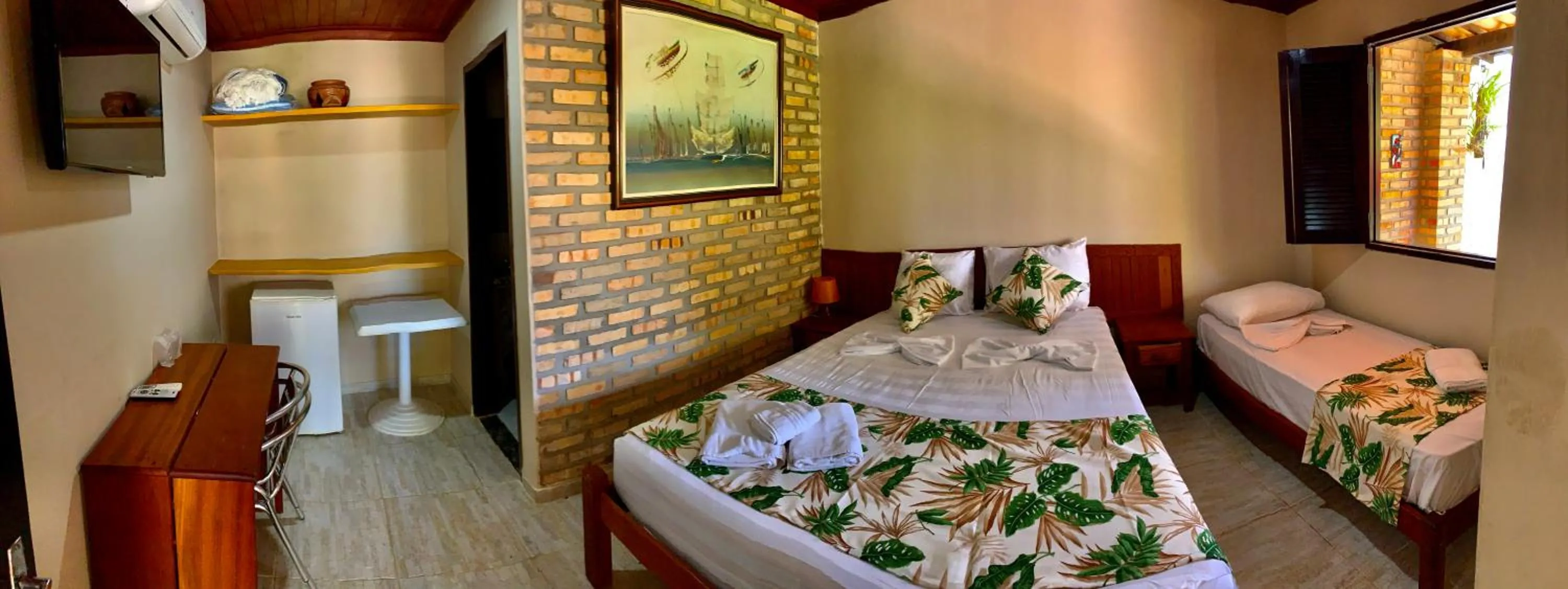 Triple Room with Balcony in Pousada Ponta dos Anéis