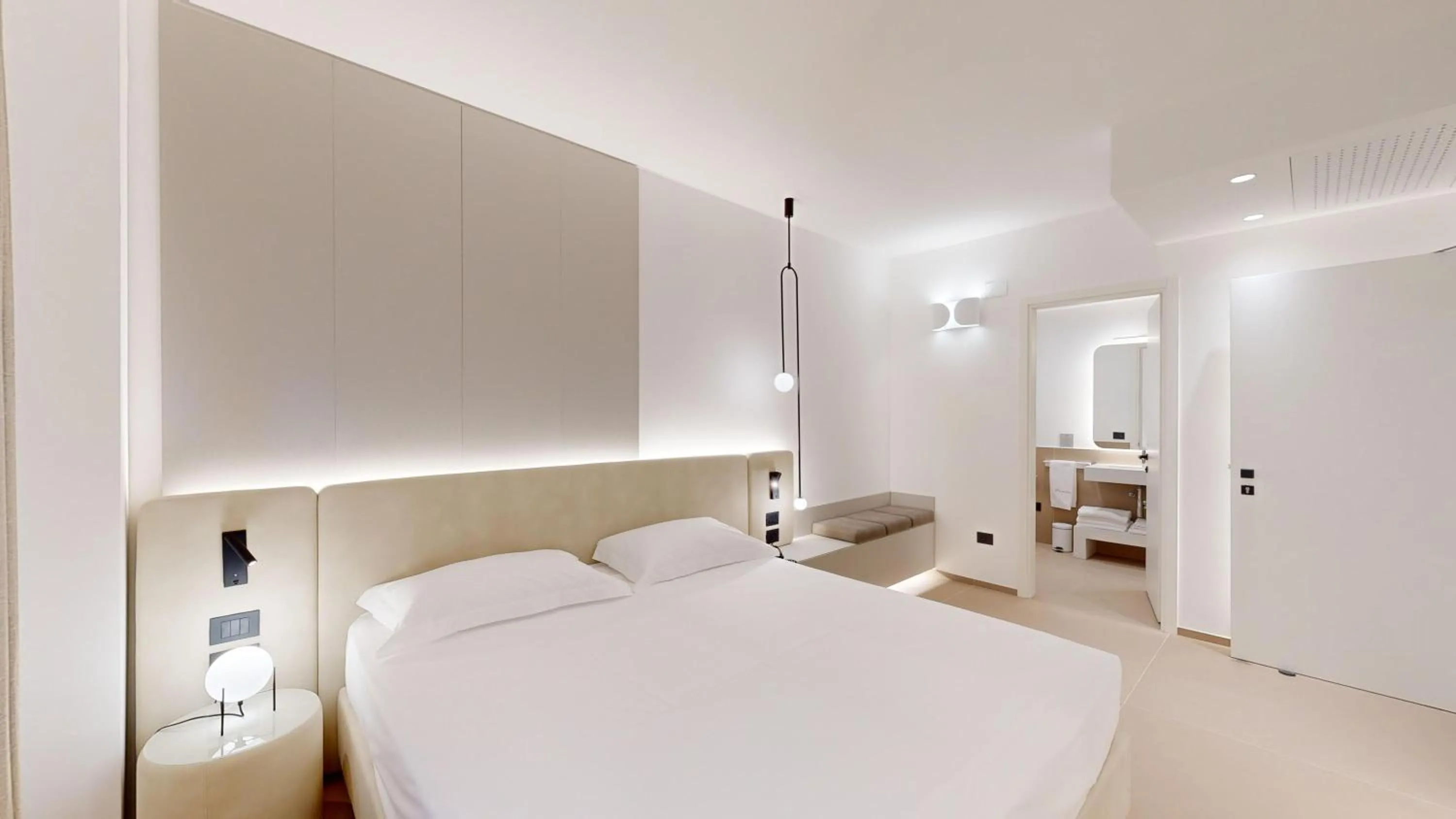 Bedroom, Bed in PRIMO OSTUNI HOTEL