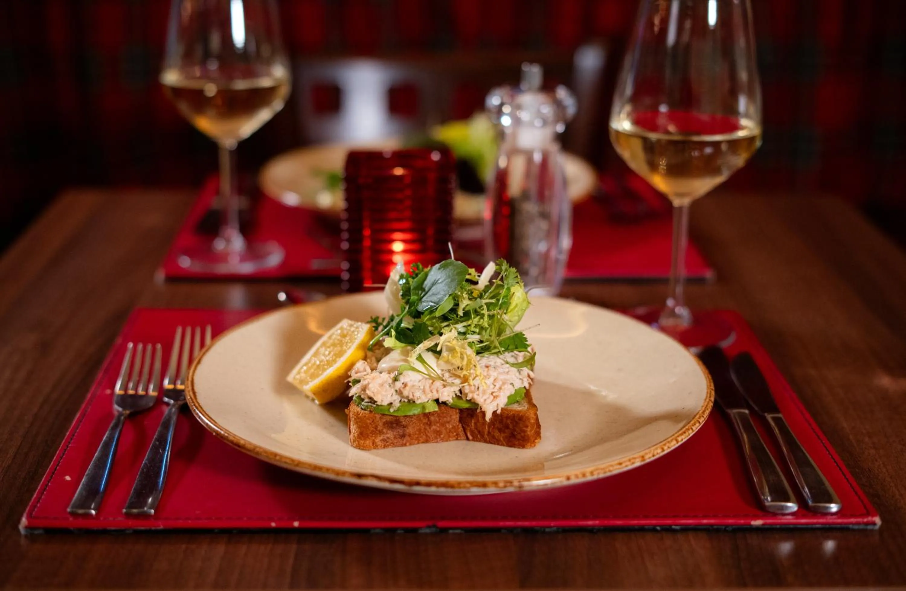 Restaurant/places to eat in Fisher's Hotel