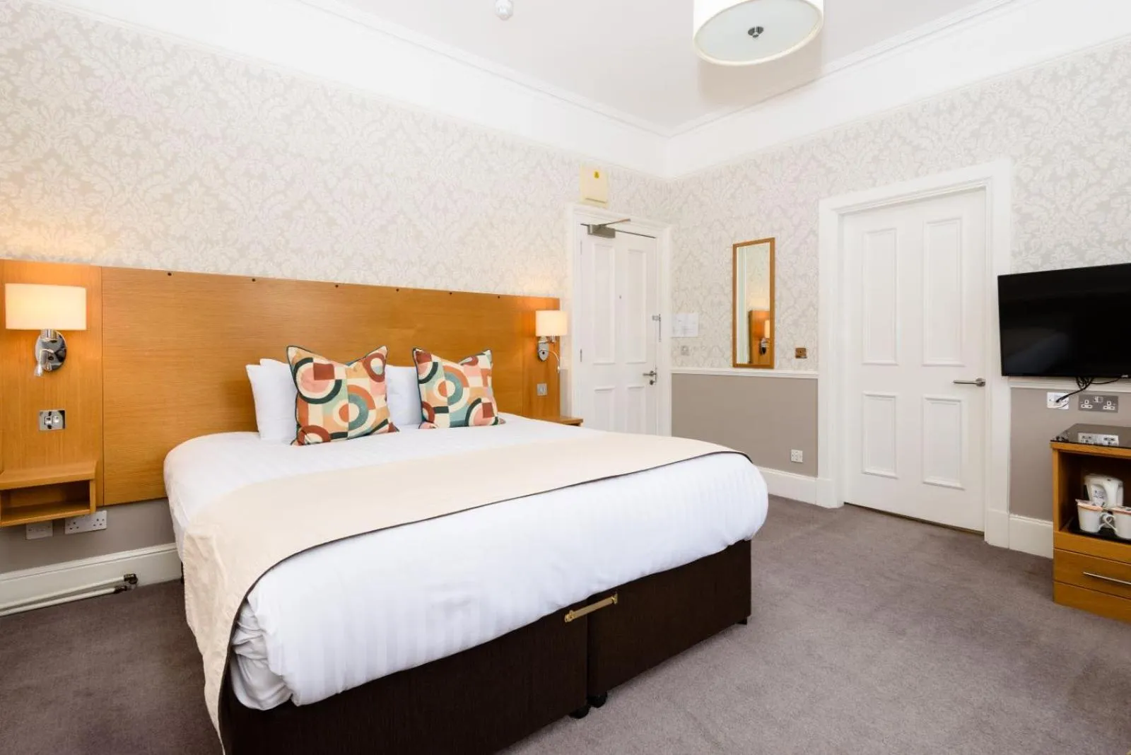 Bedroom, Bed in Fisher's Hotel