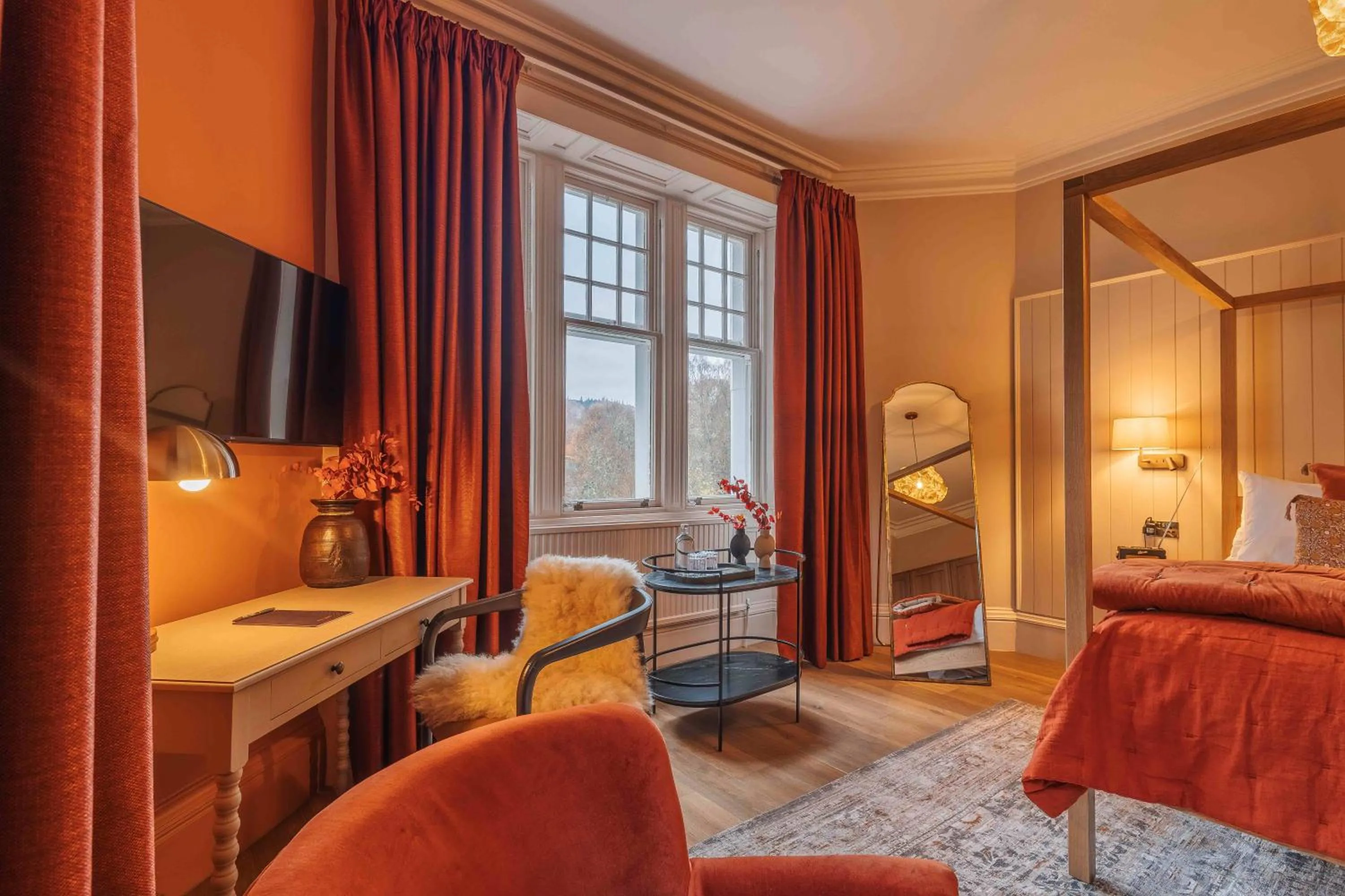 Bedroom, Bed in Pine Trees Hotel Pitlochry