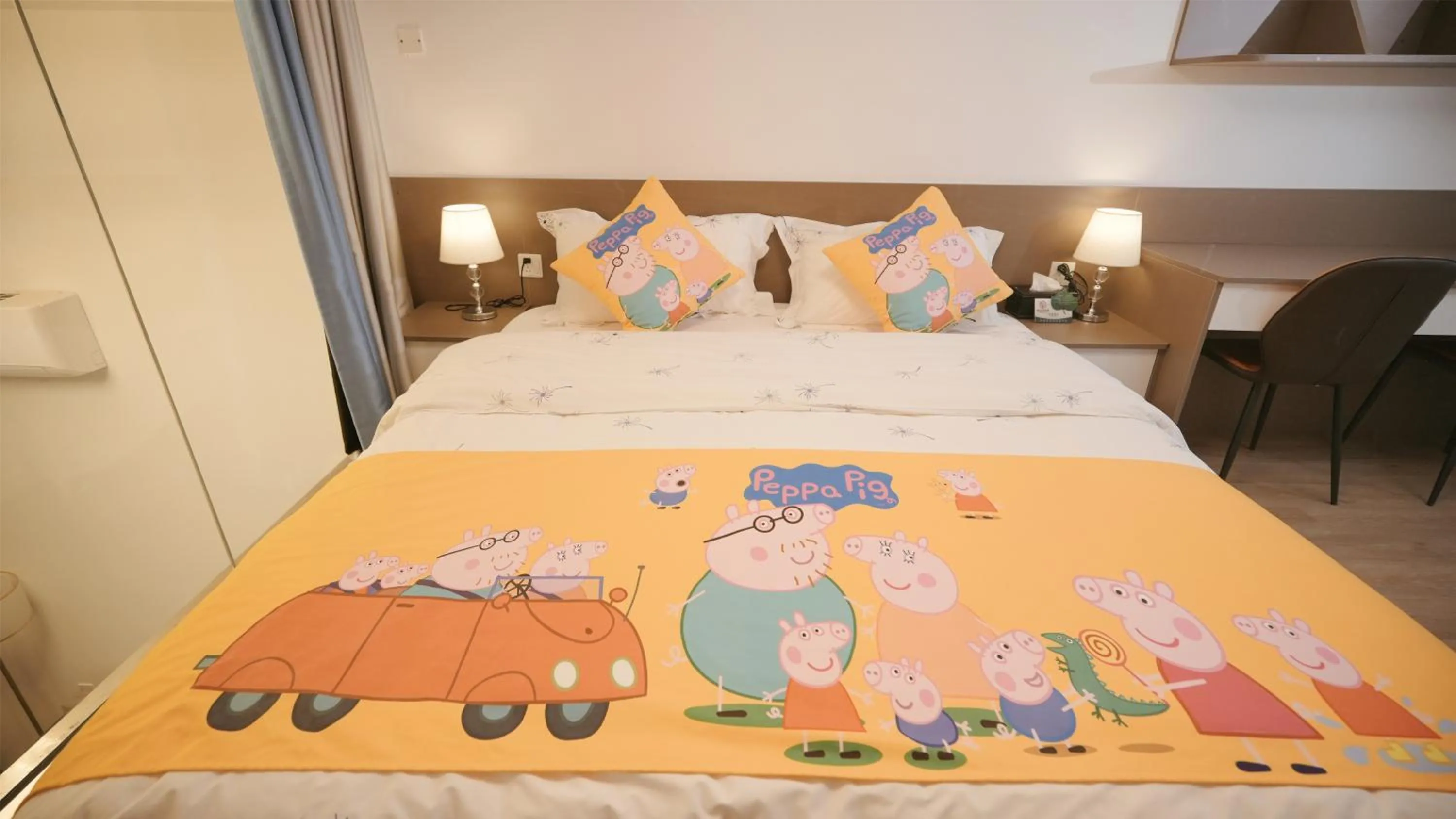 Family Two-Bedroom Apartment with View in Serveyou International Apartment Hotel - Free Airport Pickup & Free Canton Fair shuttle & Paid City Tour