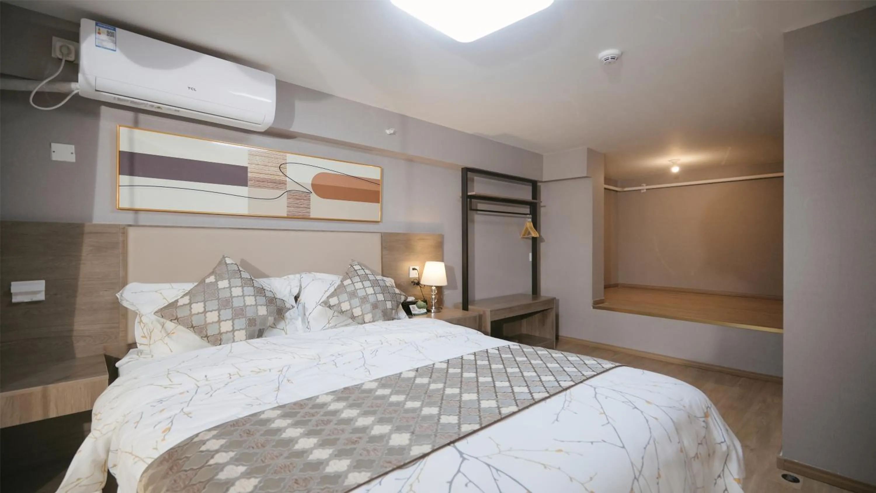 Bed in Serveyou Serviced Apartment Zengcheng Branch-Free Airport Pickup & Free Canton Fair shuttle