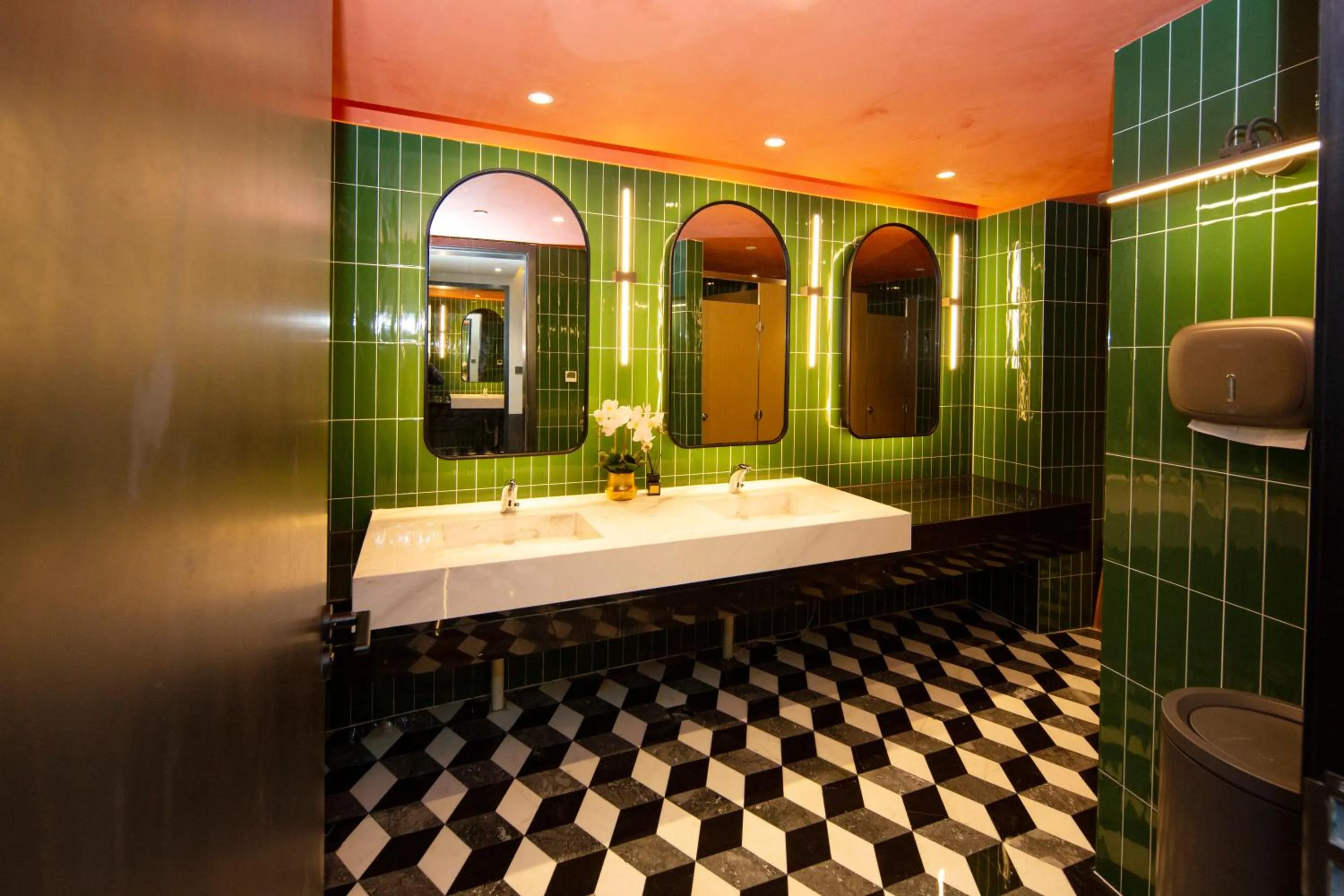 Toilet in Citadines Connect East Chengdu