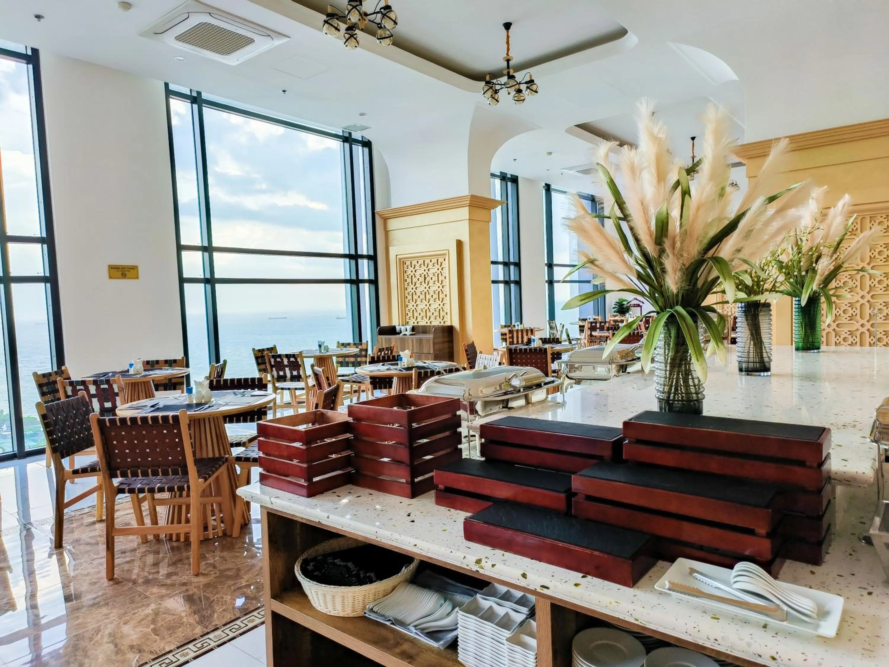 Restaurant/places to eat in OYSTER BAY HOTEL VUNG TAU