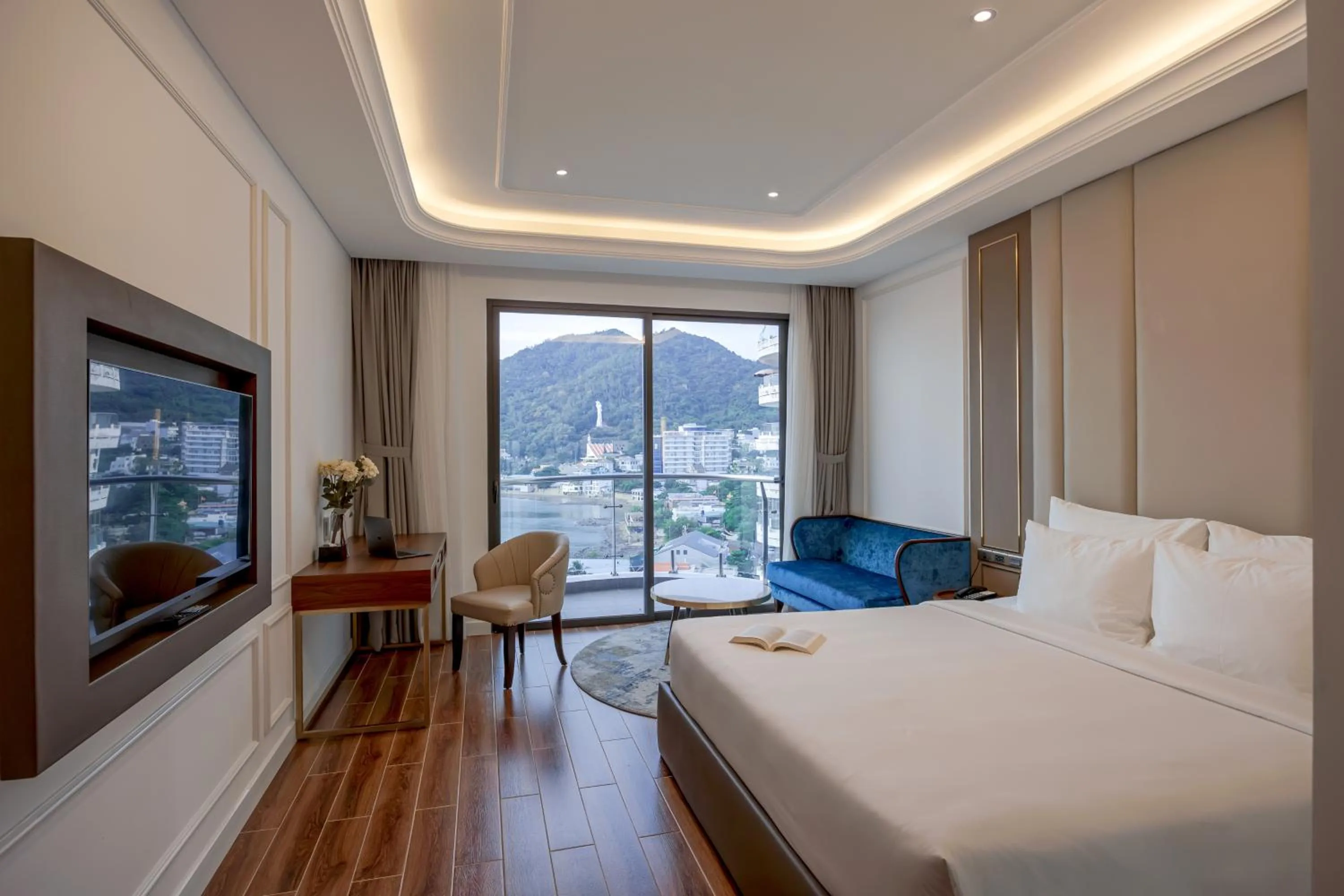 Balcony/Terrace, Bed in OYSTER BAY HOTEL VUNG TAU