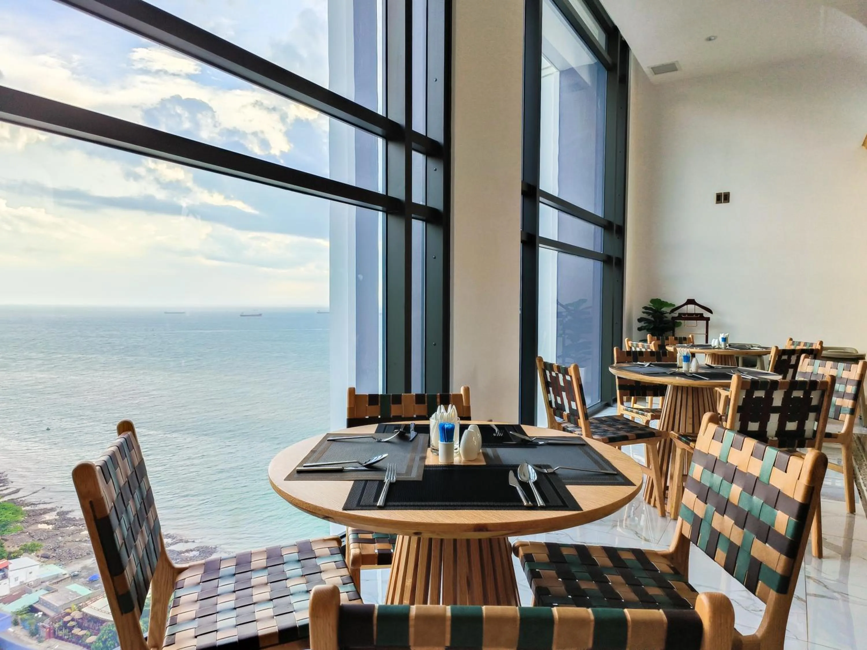 Restaurant/places to eat in OYSTER BAY HOTEL VUNG TAU