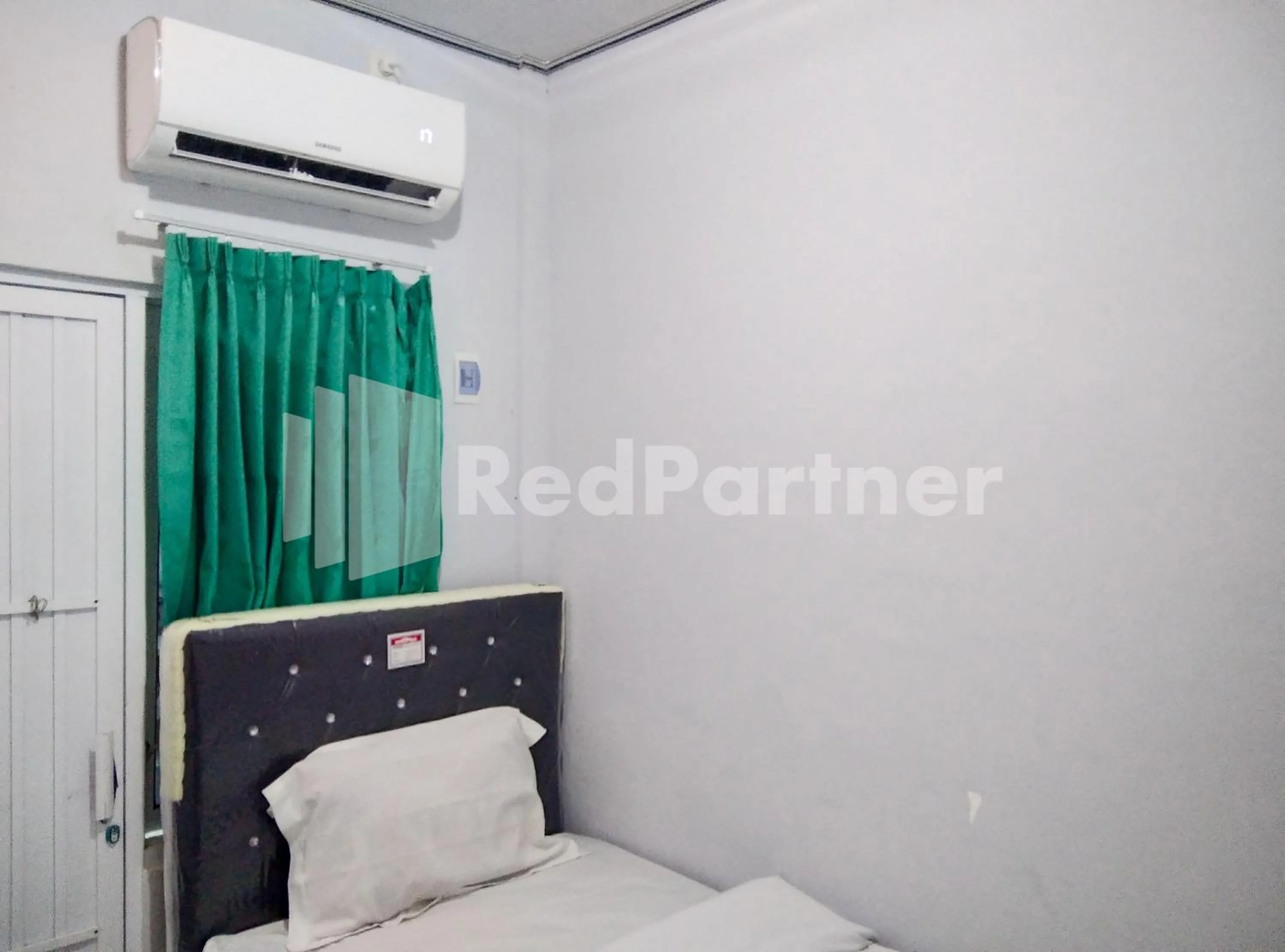 LH101 Guest House Syariah near Makam Sunan Bonang RedPartner