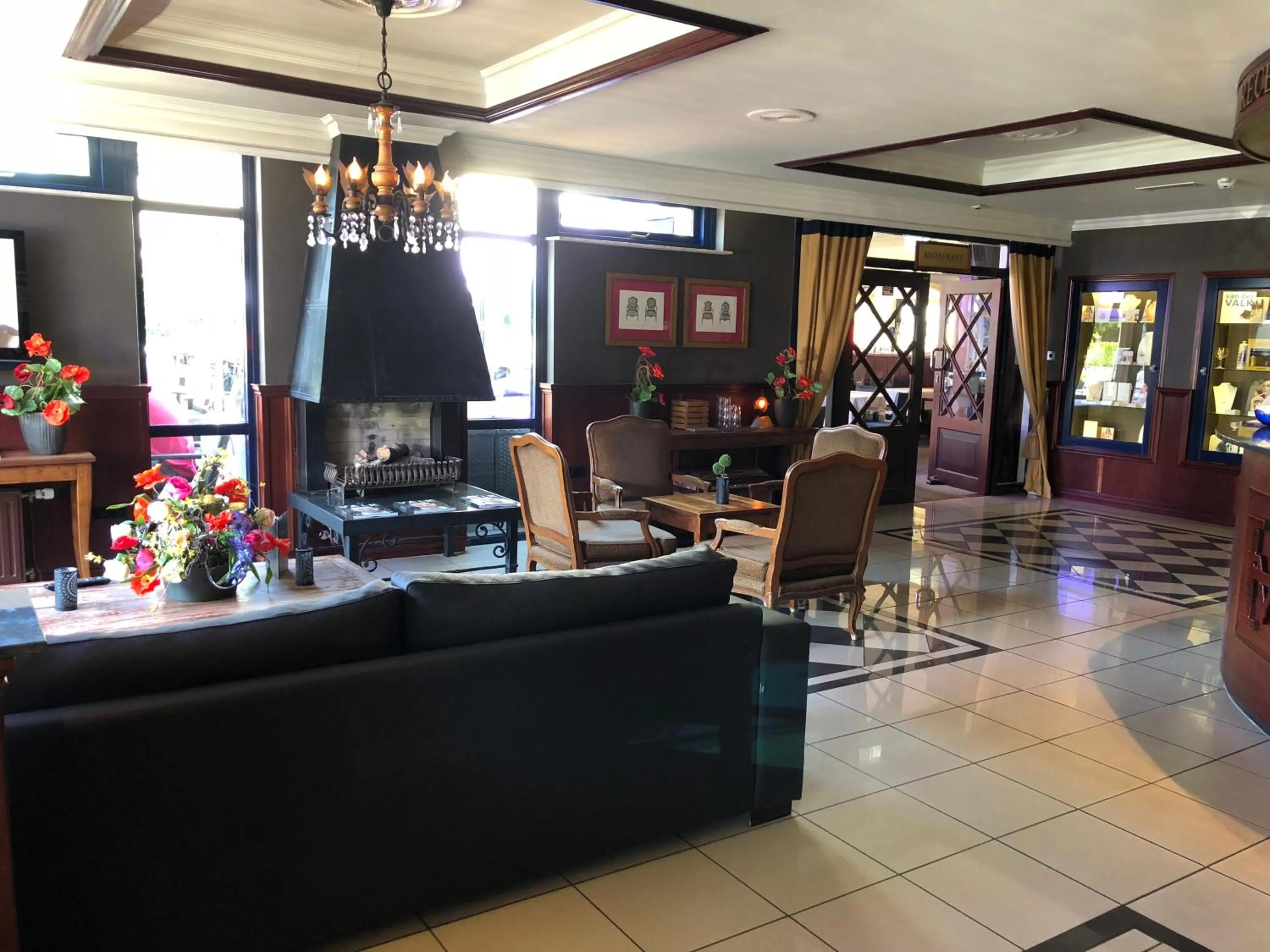 Communal lounge/ TV room in Van der Valk Hotel Hardegarijp - Leeuwarden