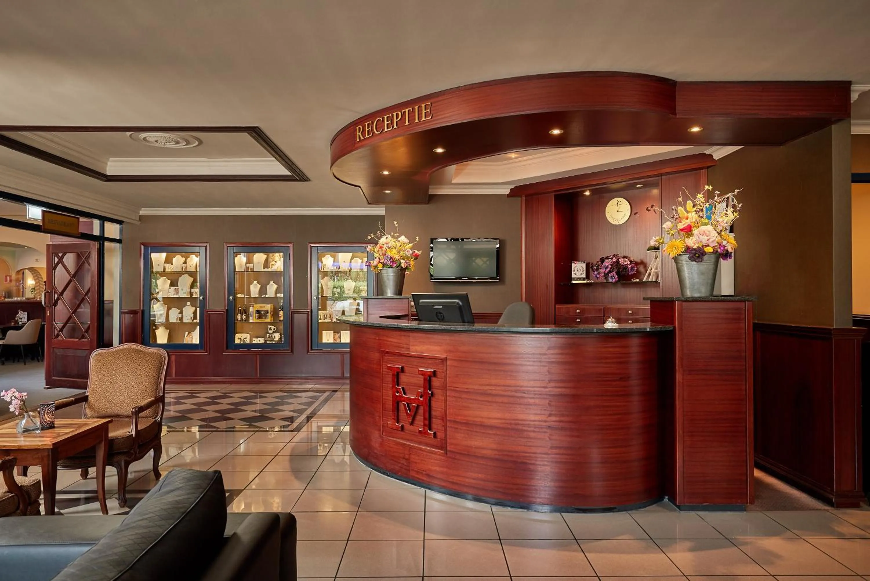 Lobby or reception in Van der Valk Hotel Hardegarijp - Leeuwarden