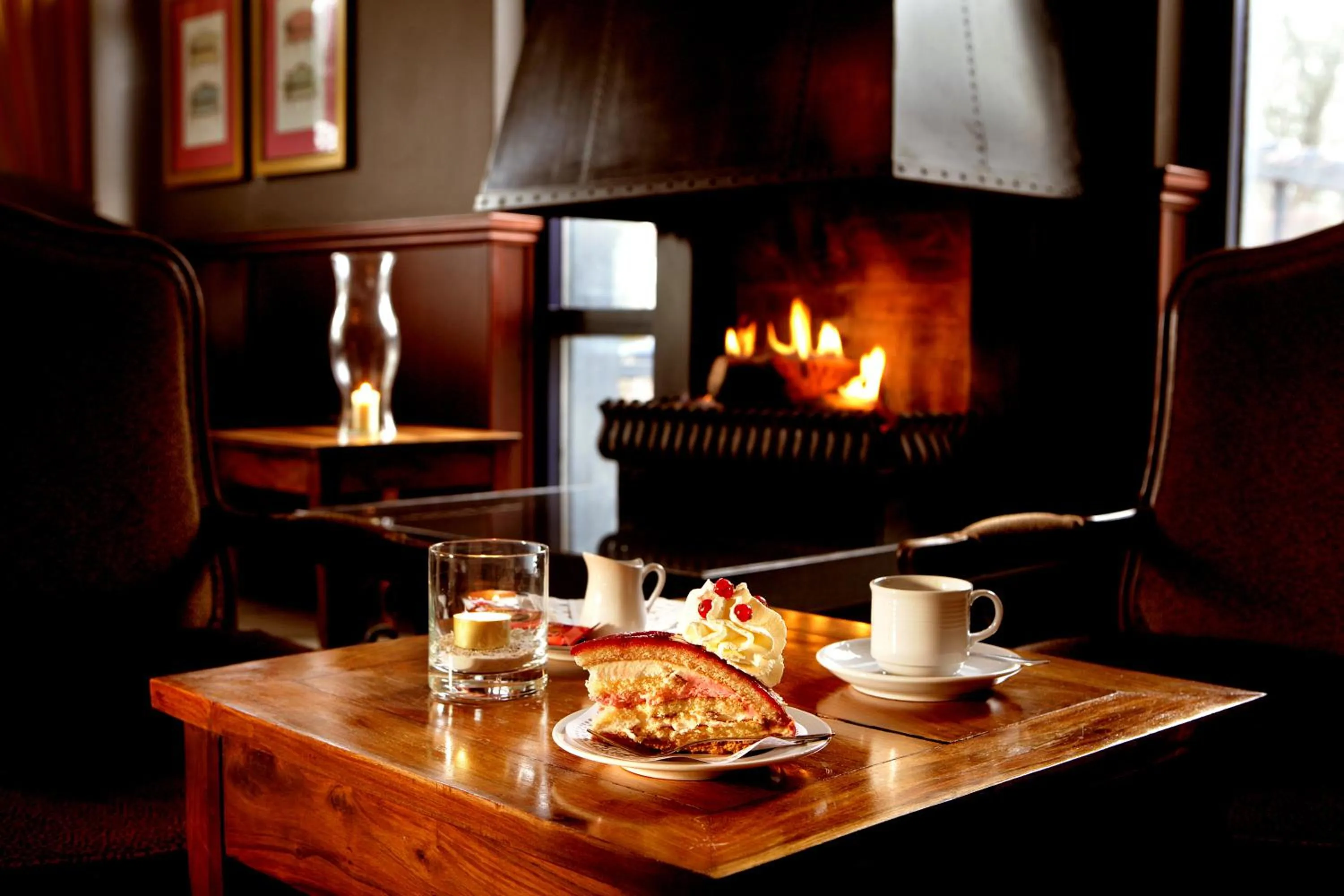 Lobby or reception in Van der Valk Hotel Hardegarijp - Leeuwarden