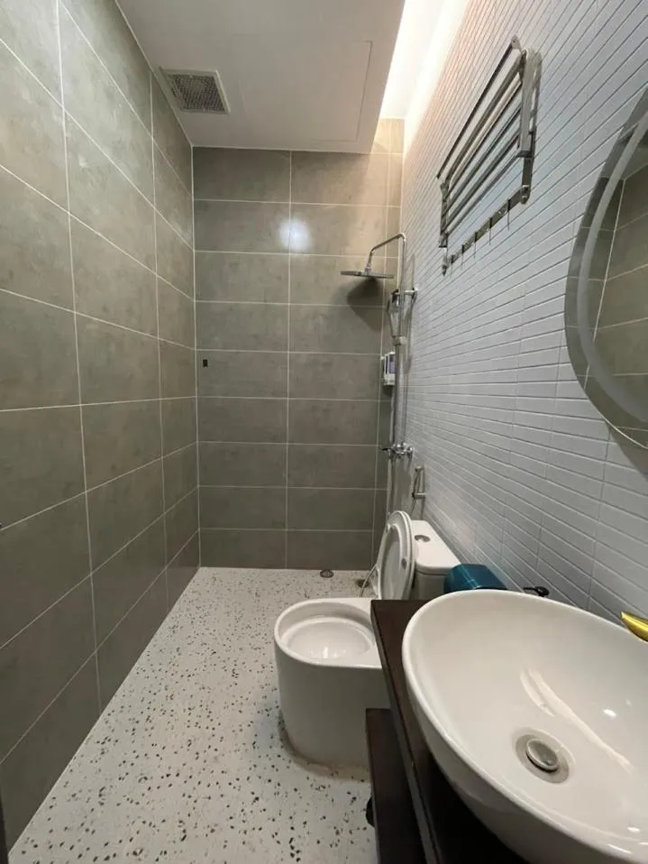 Shower in LHASA HOTEL - Central hotel in Dalat