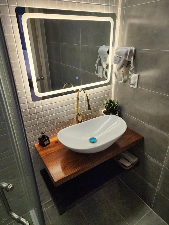 bidet in LHASA HOTEL - Central hotel in Dalat