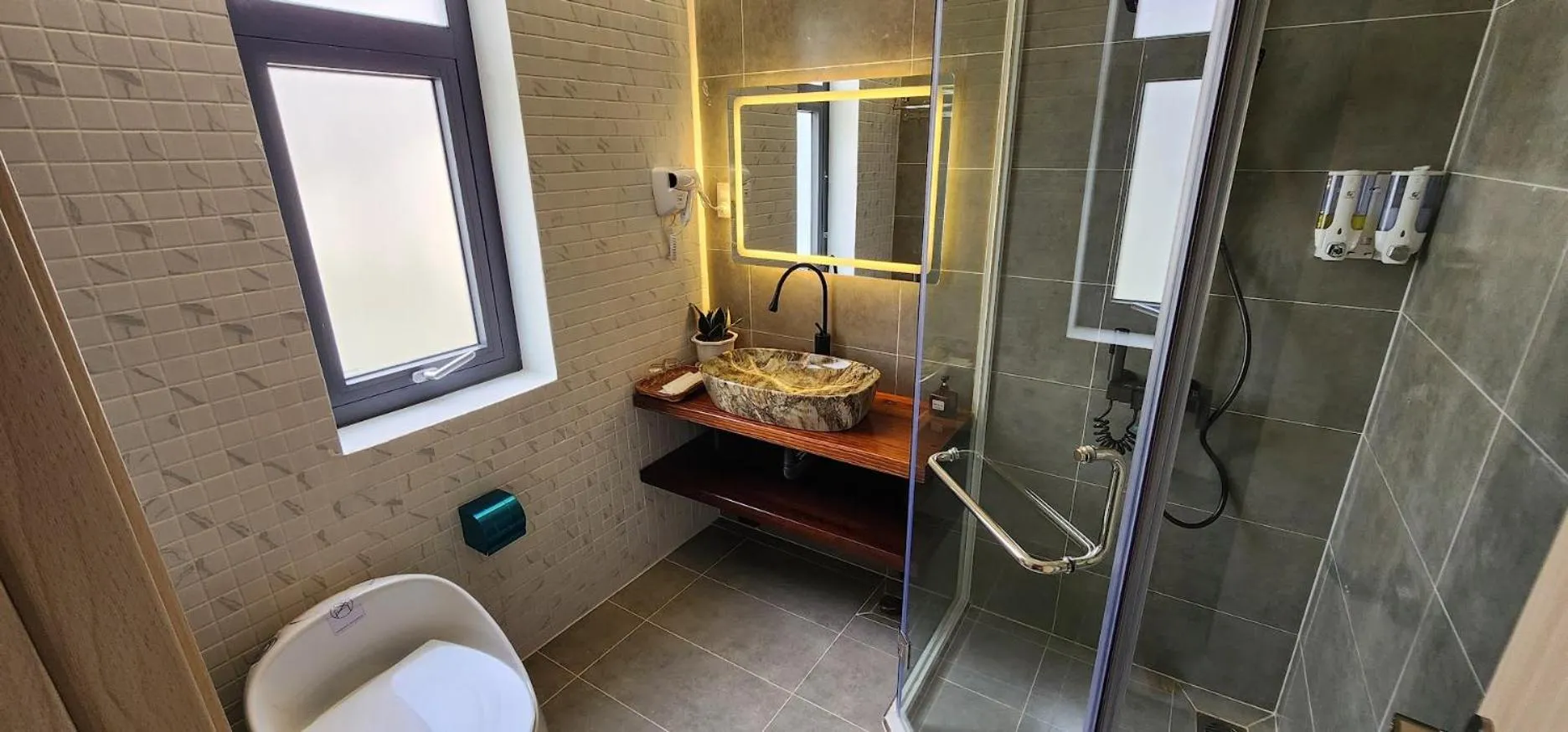 Shower in LHASA HOTEL - Central hotel in Dalat