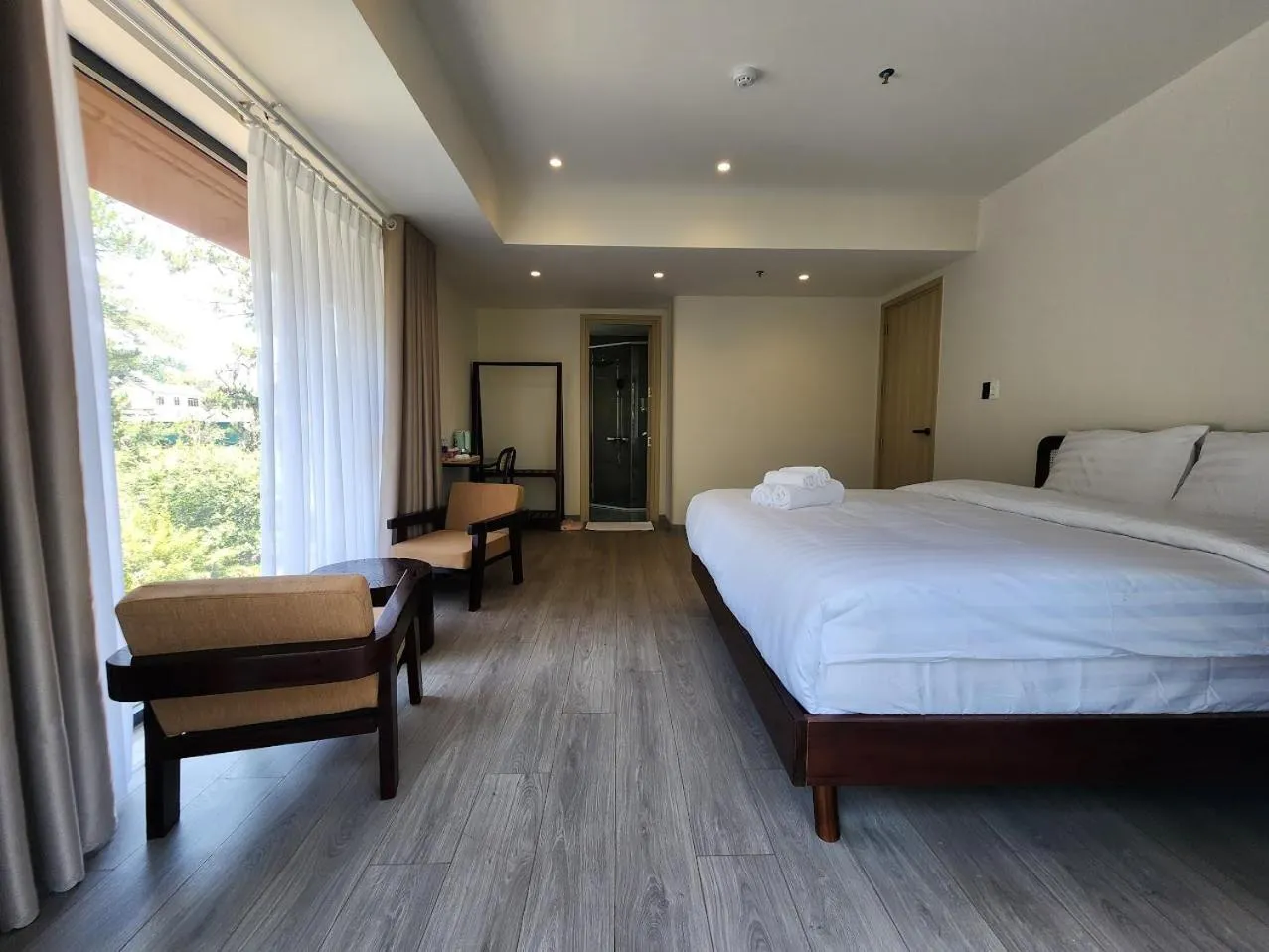 Bed in LHASA HOTEL - Central hotel in Dalat