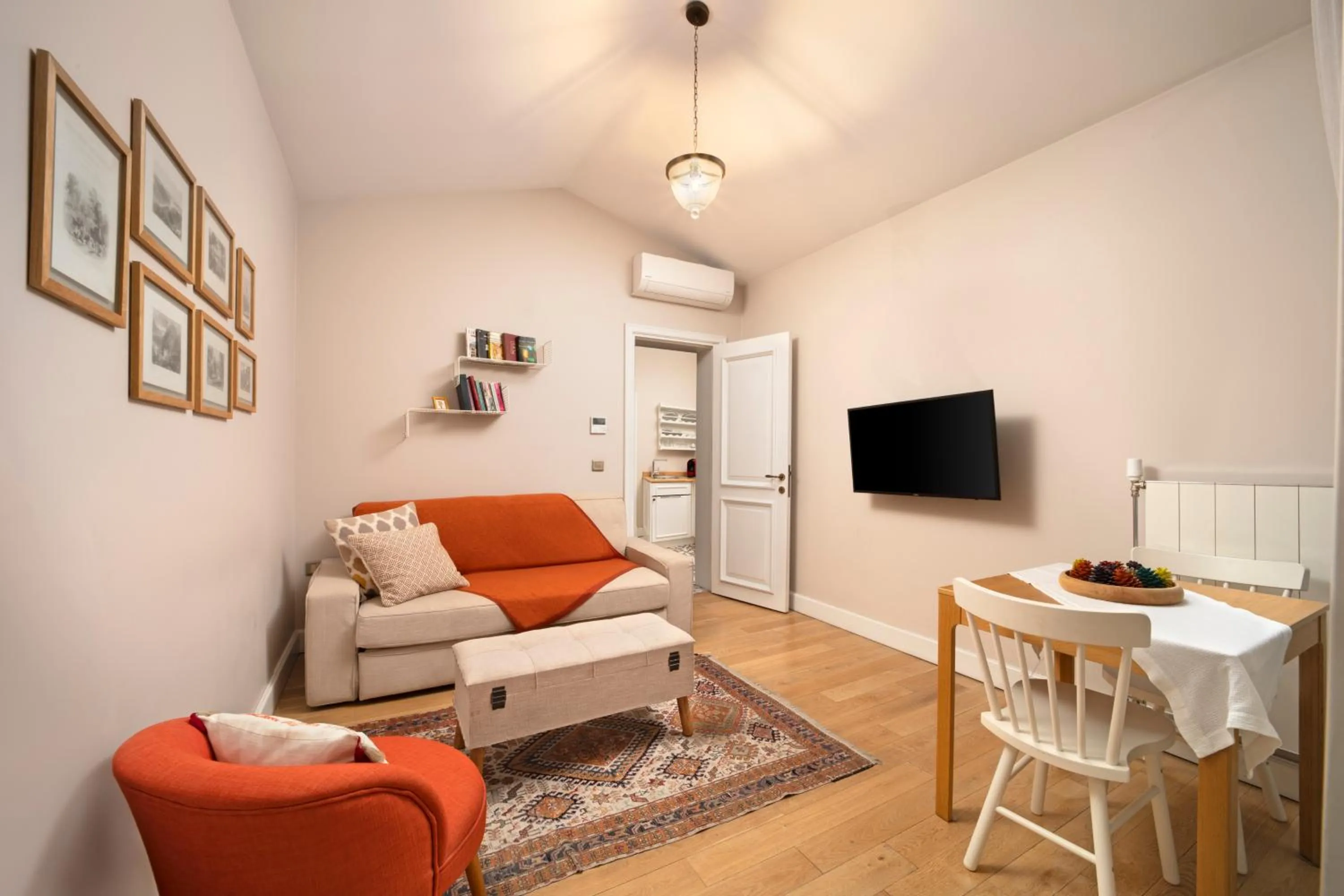 TV and multimedia in Hammamhane Hotel