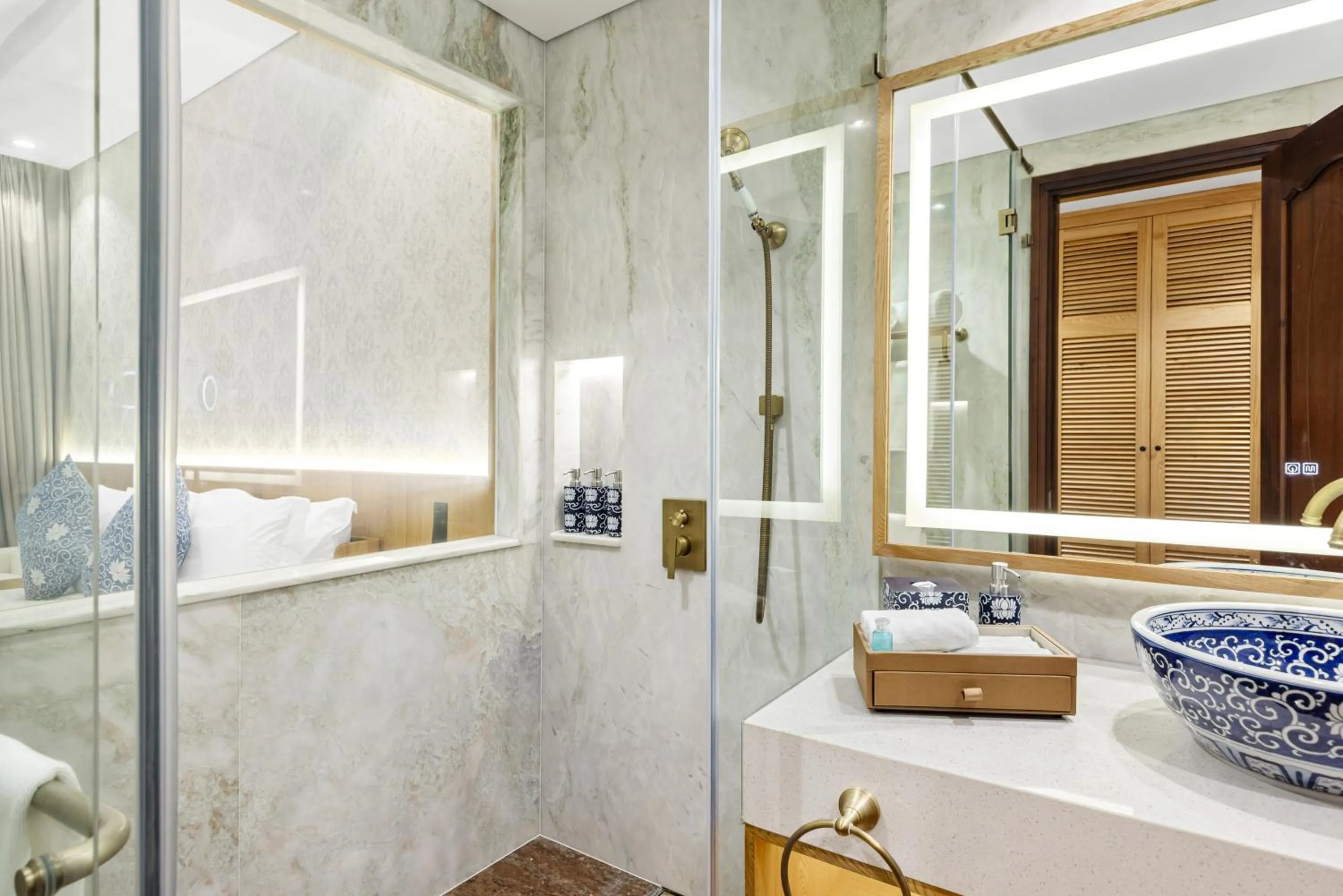 Shower in Wafaifo Resort Hoi An