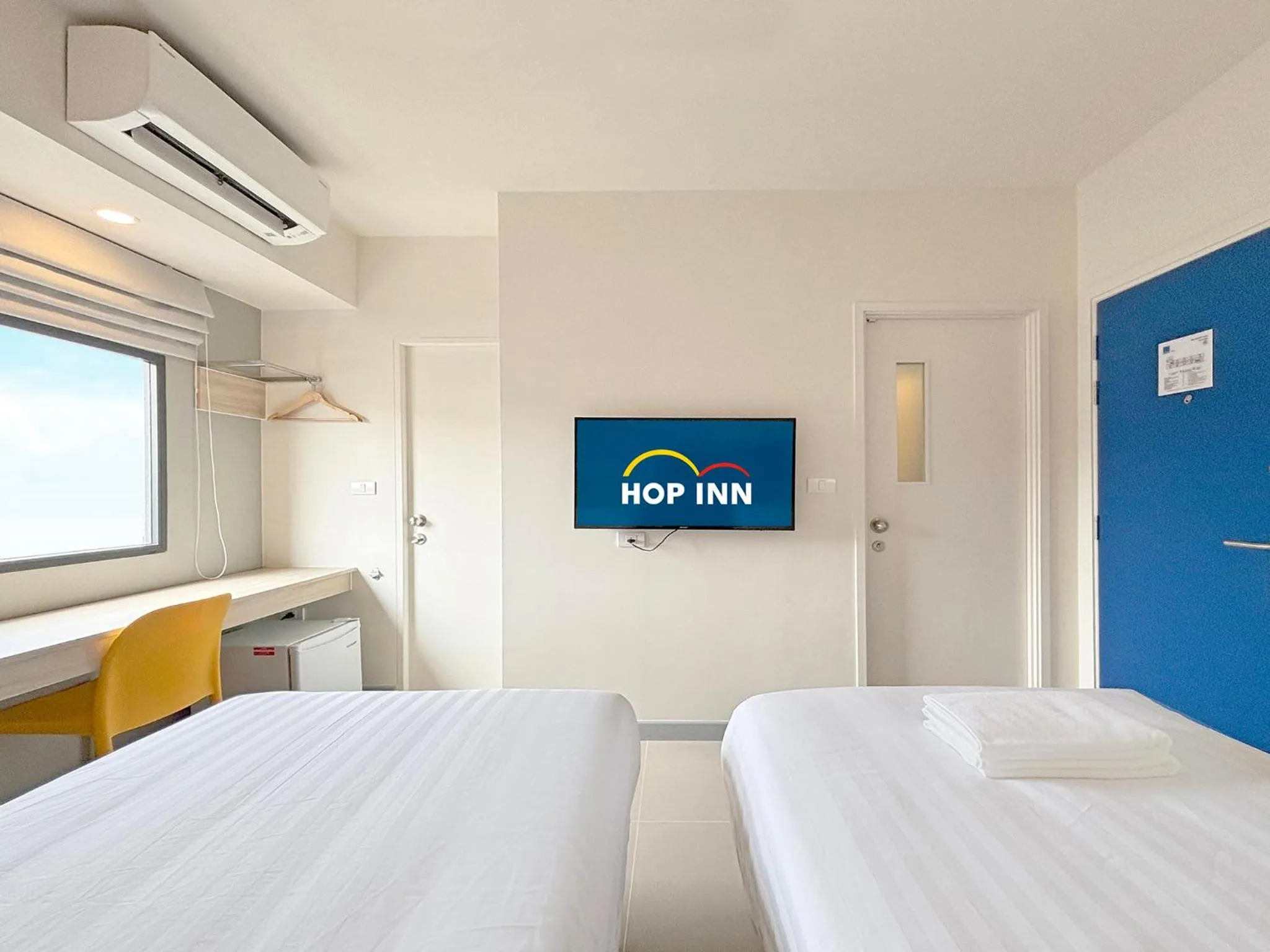 Bedroom, Bed in HOP INN Si Racha
