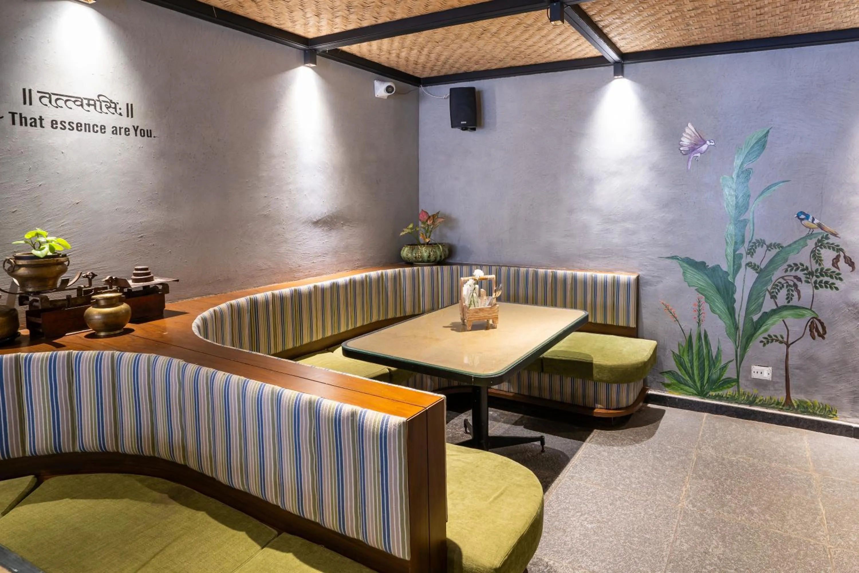 Restaurant/places to eat in Pincode Hotels by Yatri Nivas