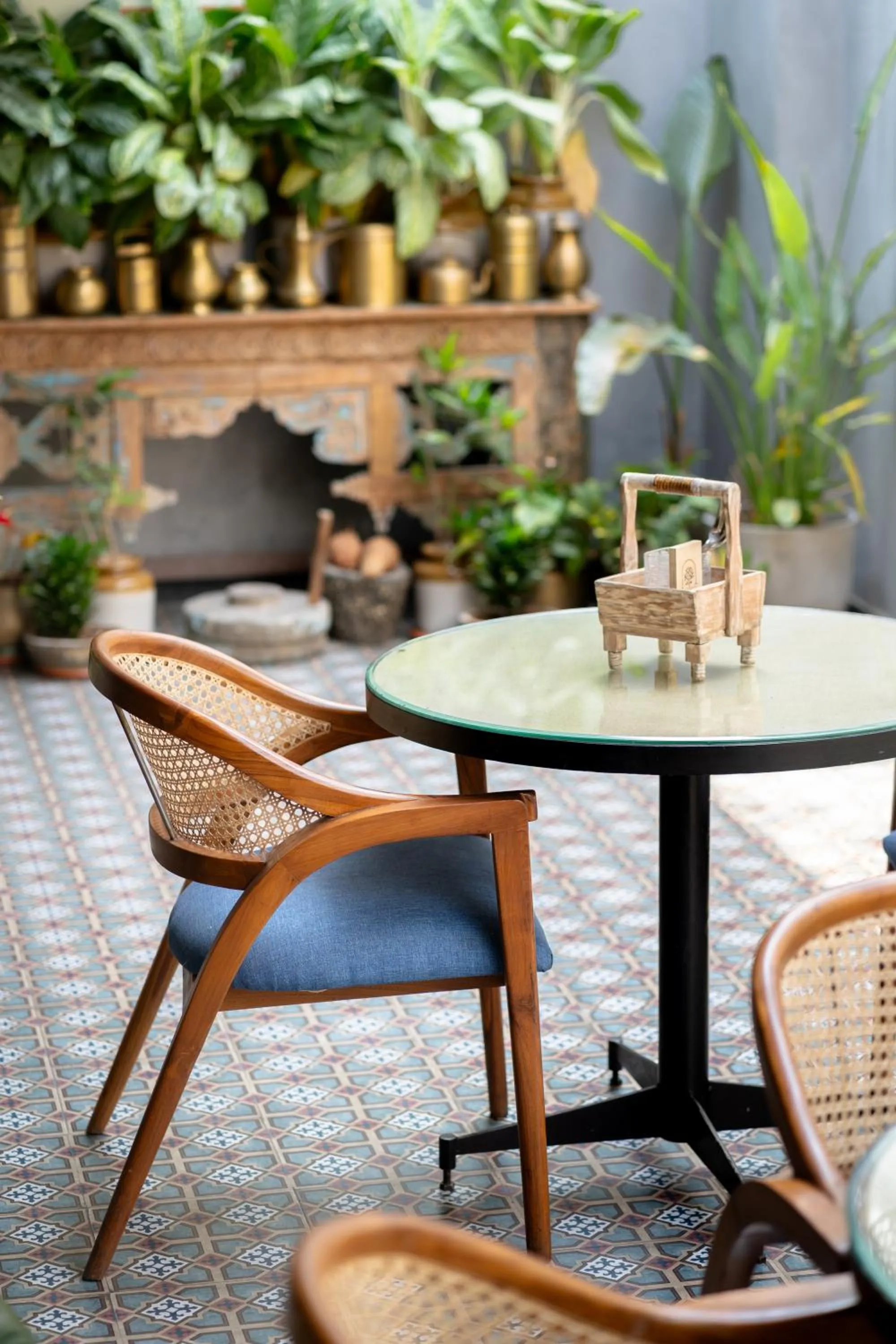 Restaurant/places to eat in Pincode Hotels by Yatri Nivas