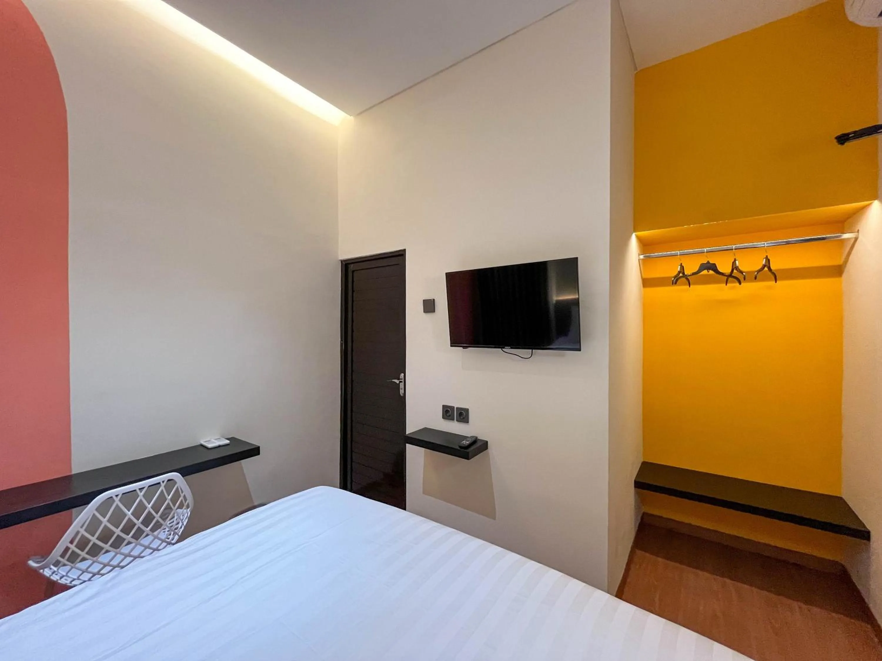 Bed in SANS Hotel Premiere Majapahit Semarang