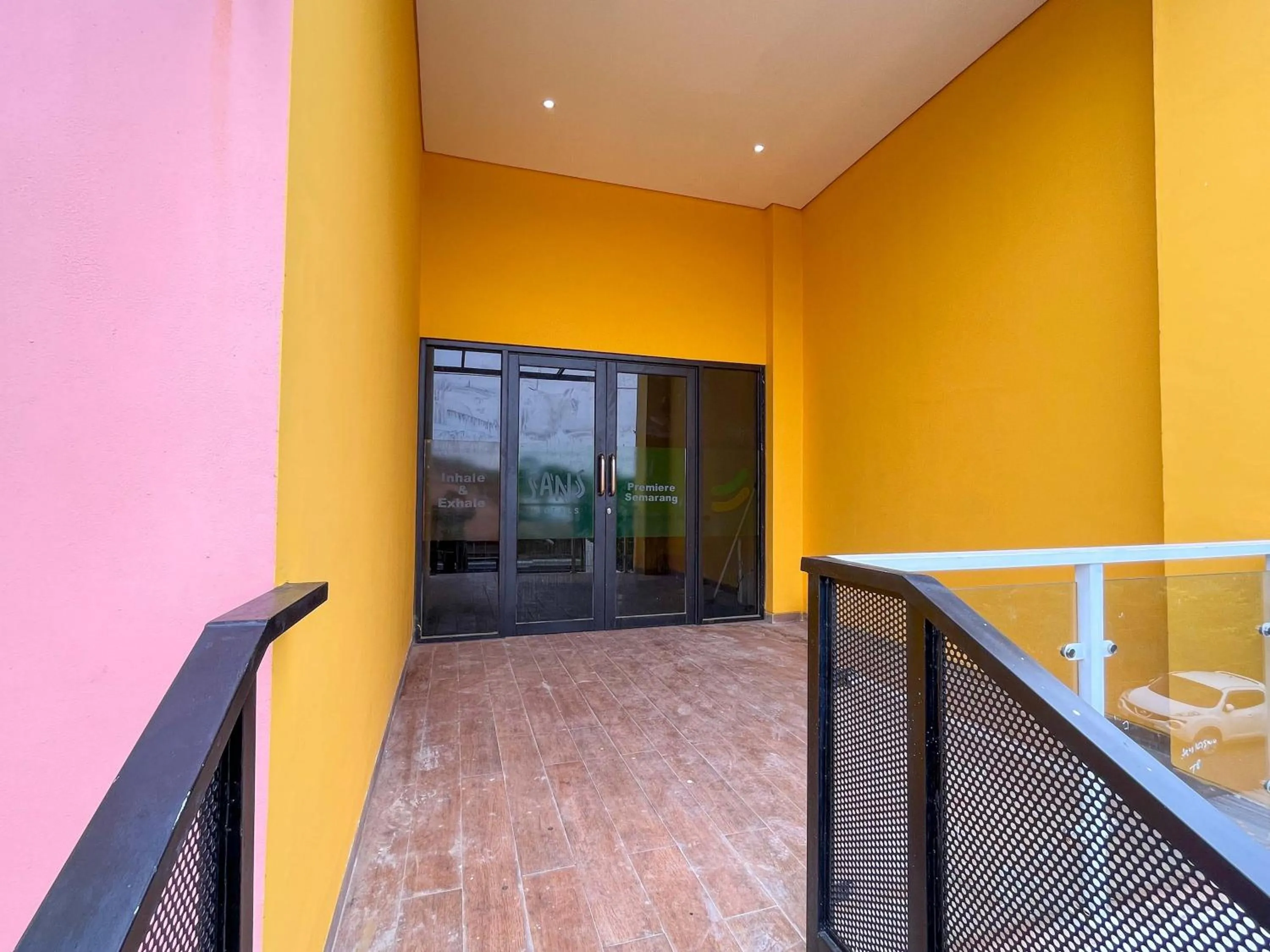 Property building in SANS Hotel Premiere Majapahit Semarang