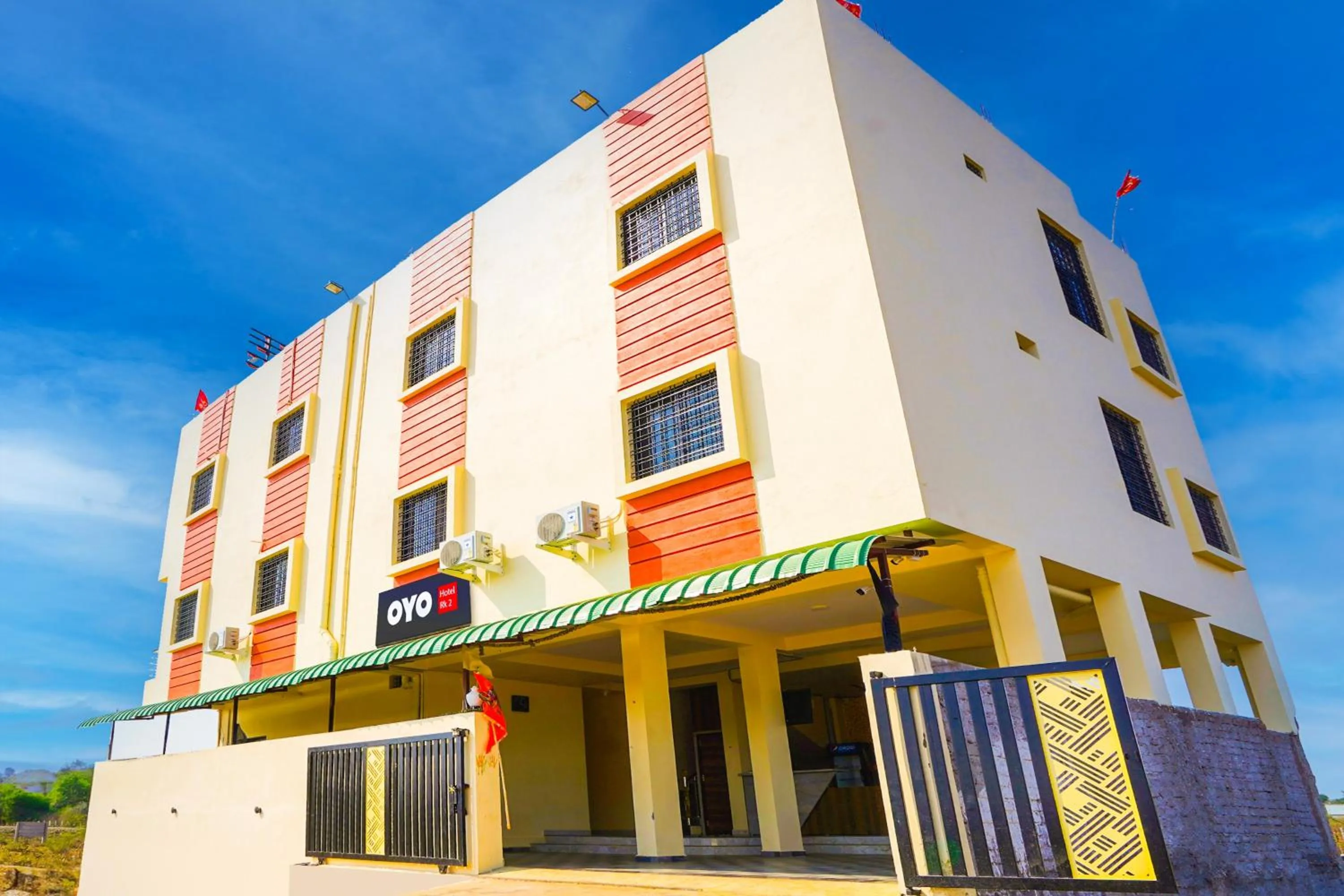 Facade/entrance in Hotel O RK