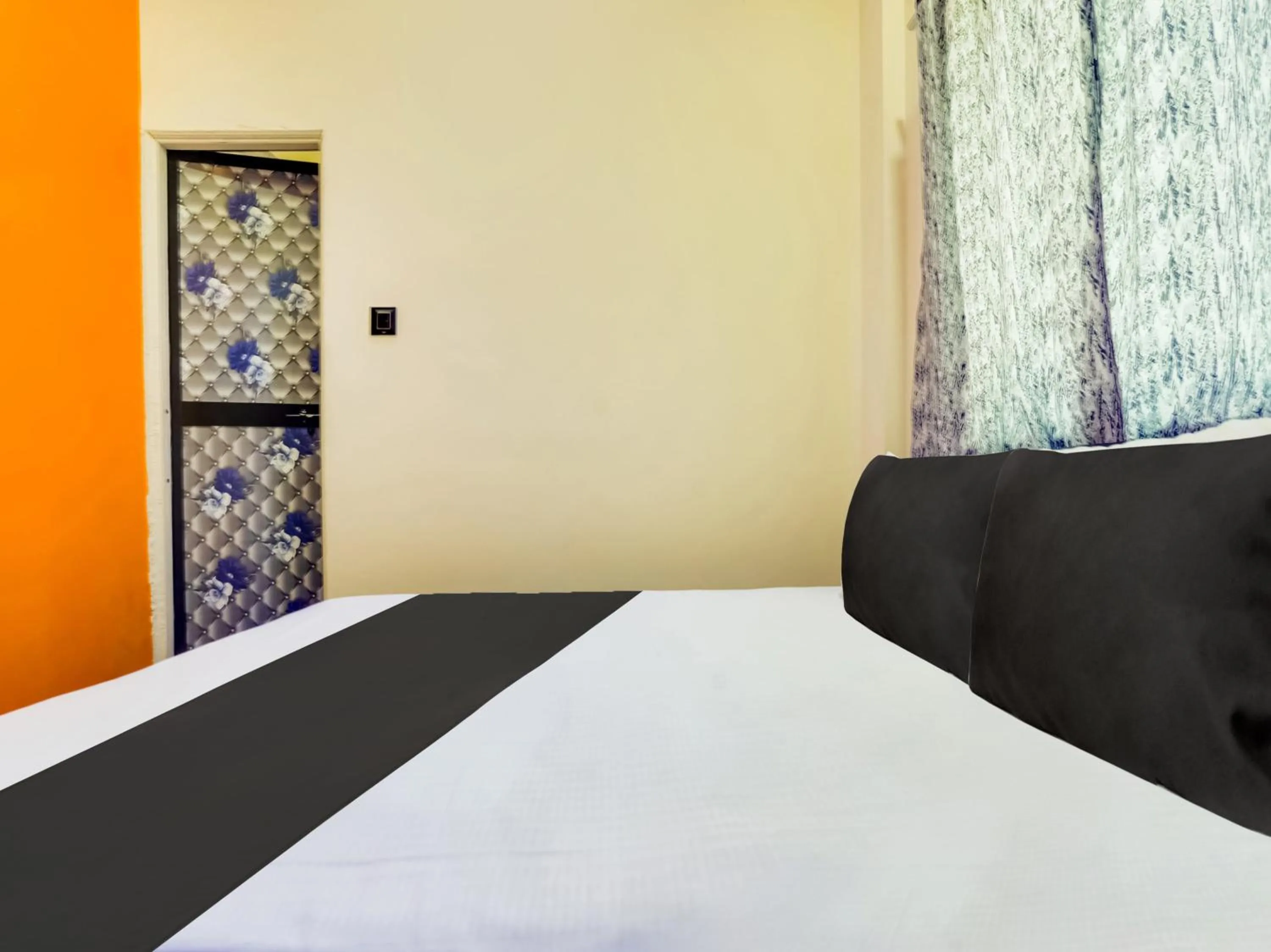 Bedroom, Bed in Hotel O RK 2