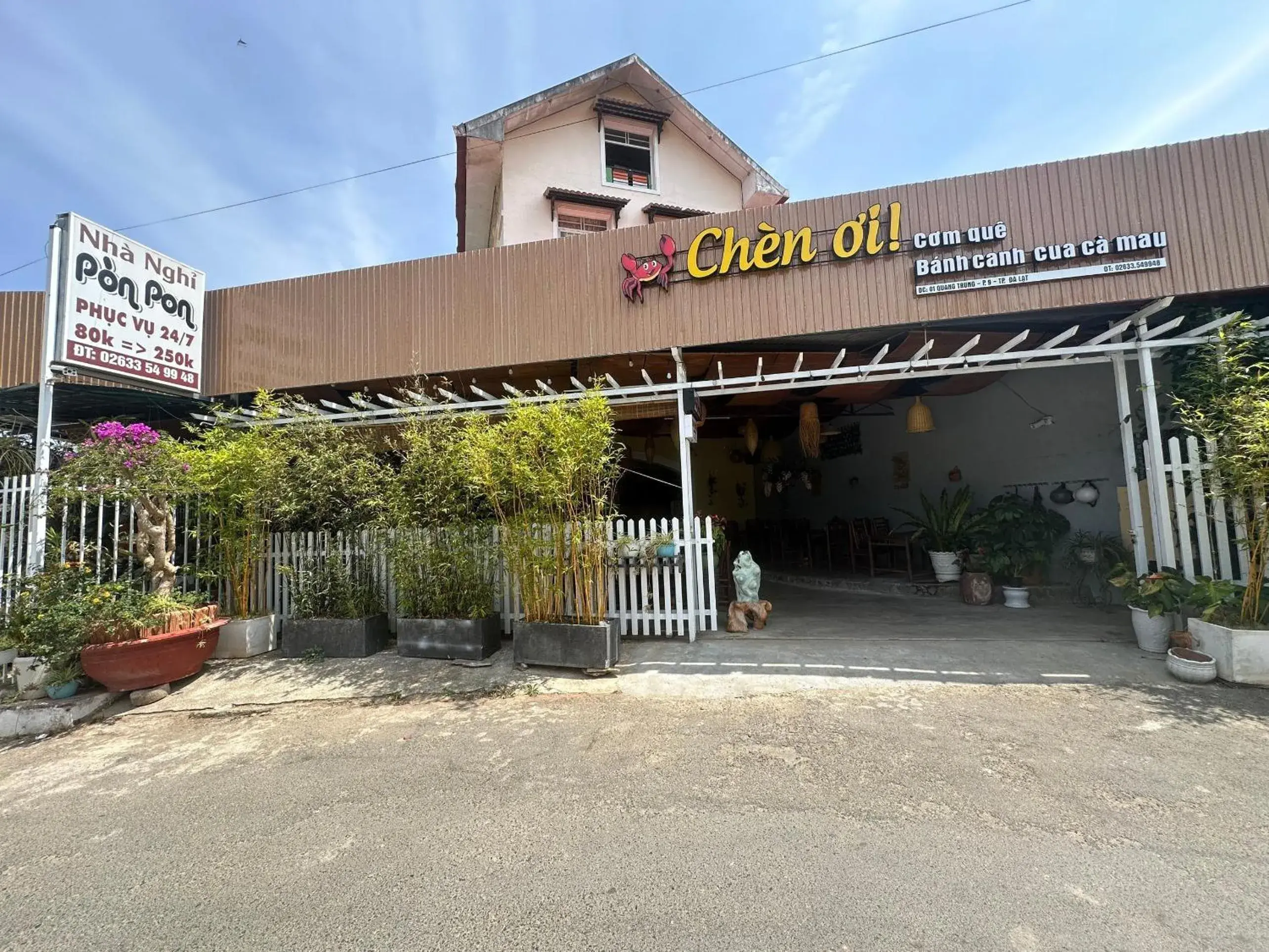 Facade/entrance in OYO 1232 Pòn Pon Hostel Facade/entrance in OYO 1232 Pòn Pon Hostel