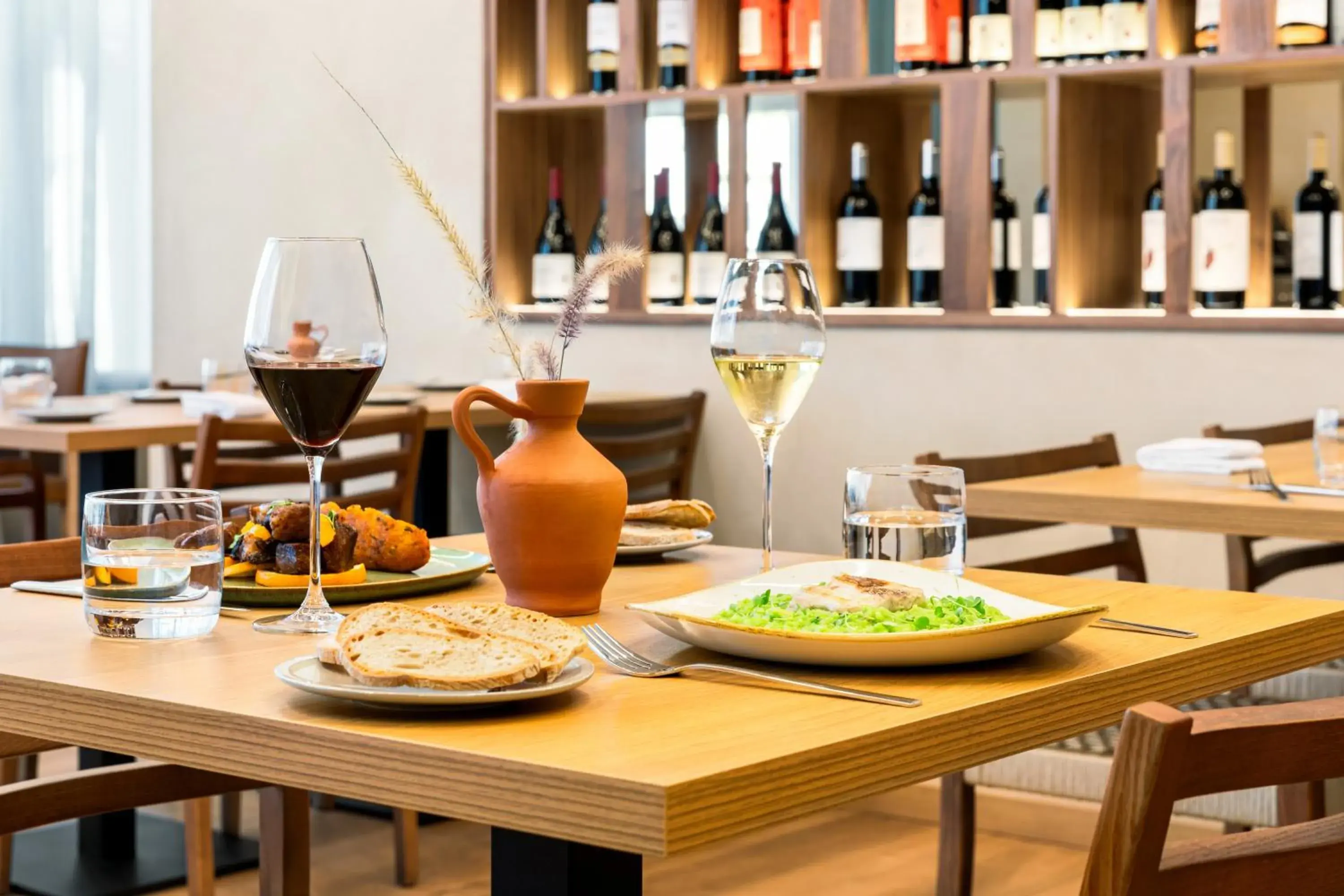 Restaurant/places to eat in Holiday Inn Beja by IHG Restaurant/places to eat in Holiday Inn Beja by IHG