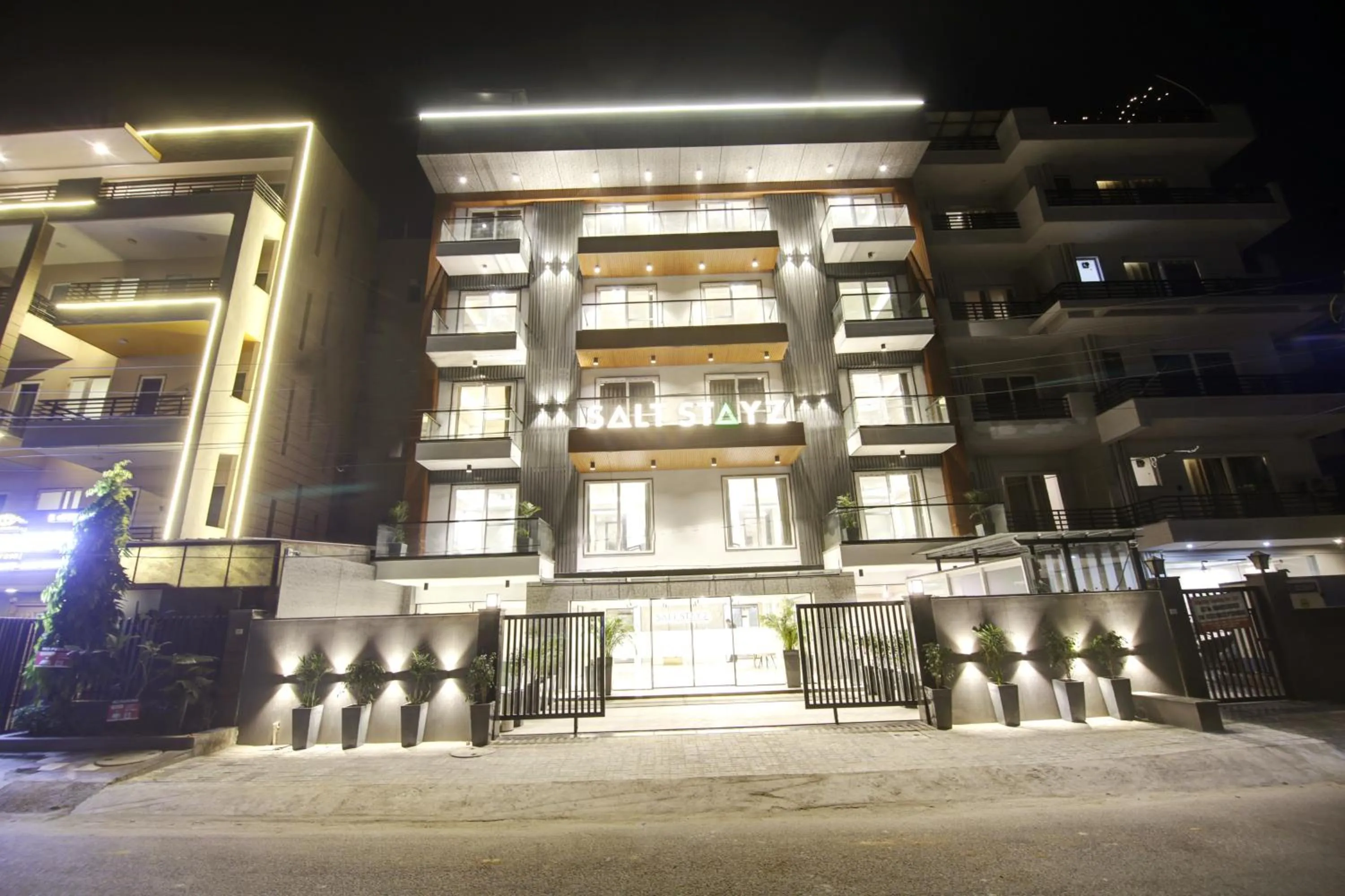 Property building in Saltstayz Premier - Near Golf Course Road & Sector 57