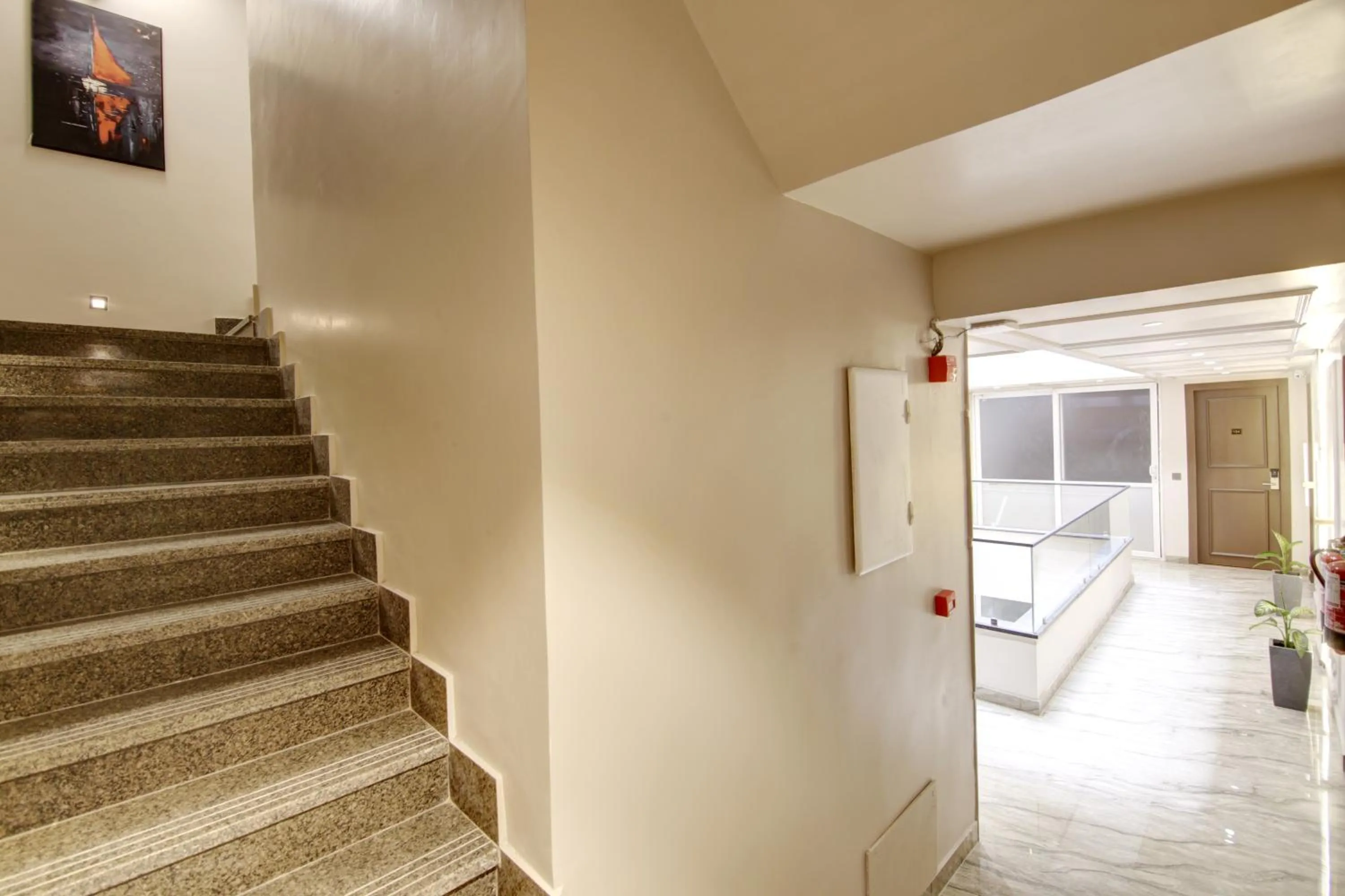 Lobby or reception in Saltstayz Premier - Near Golf Course Road & Sector 57