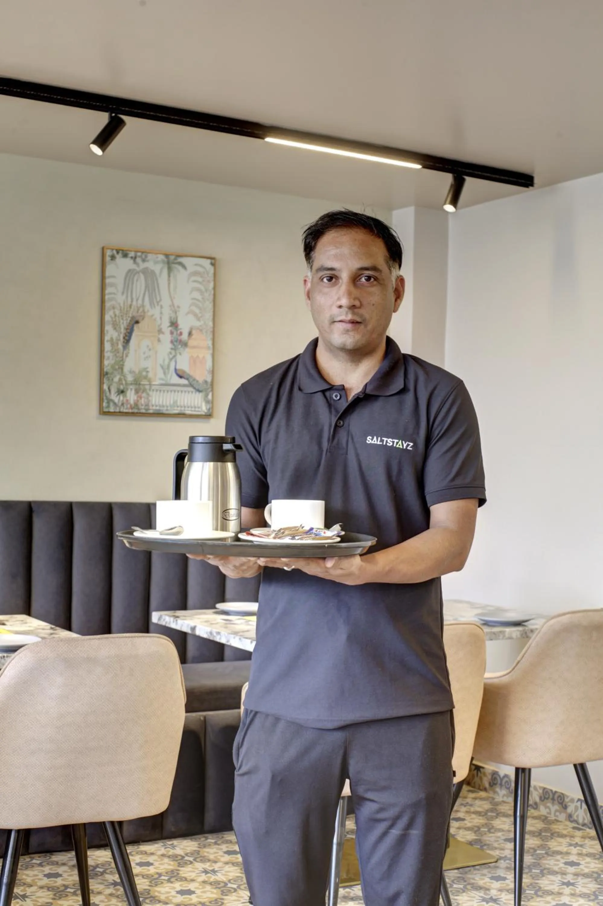 People in Saltstayz Premier - Near Golf Course Road & Sector 57