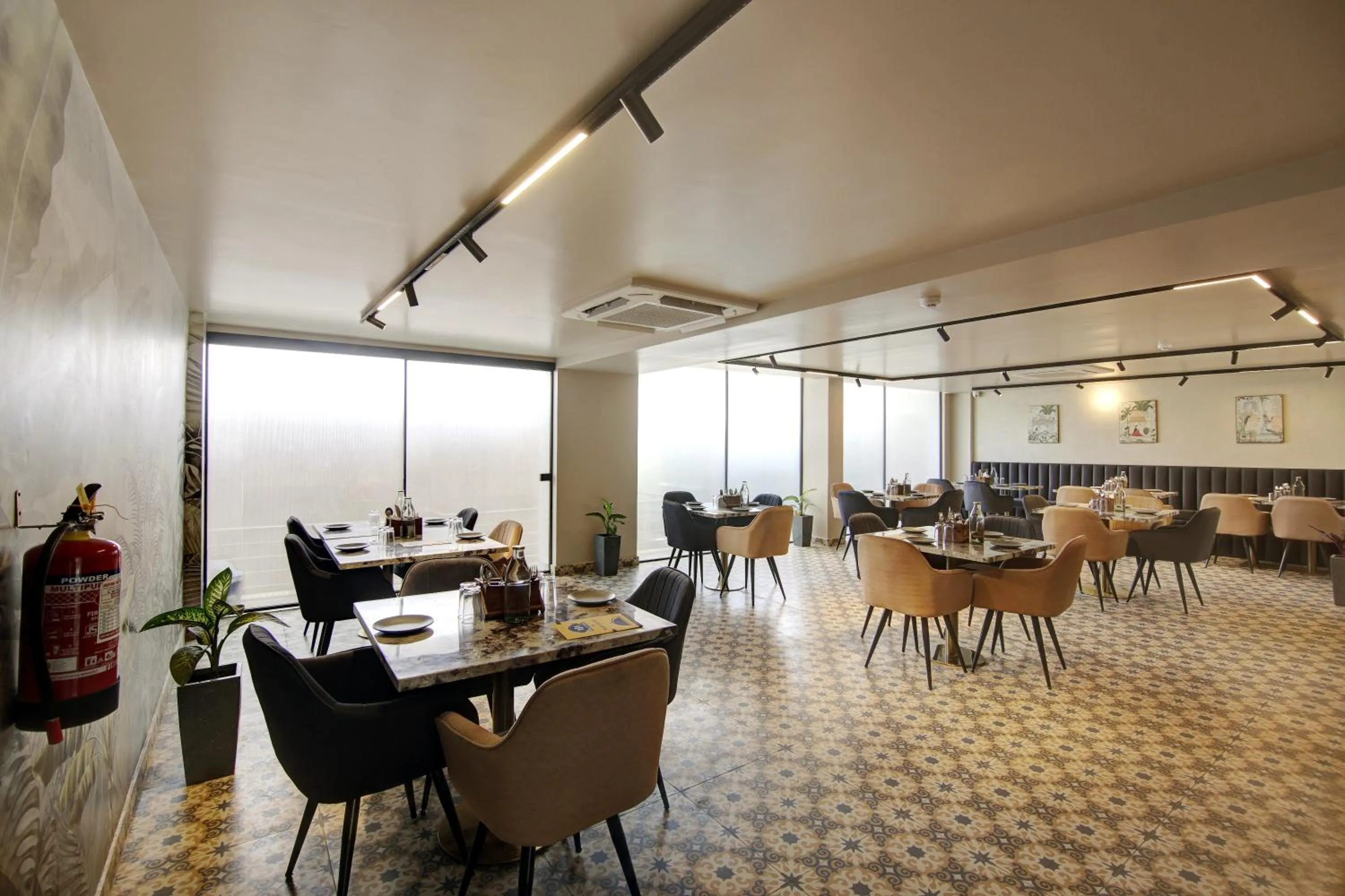 Restaurant/places to eat in Saltstayz Premier - Near Golf Course Road & Sector 57