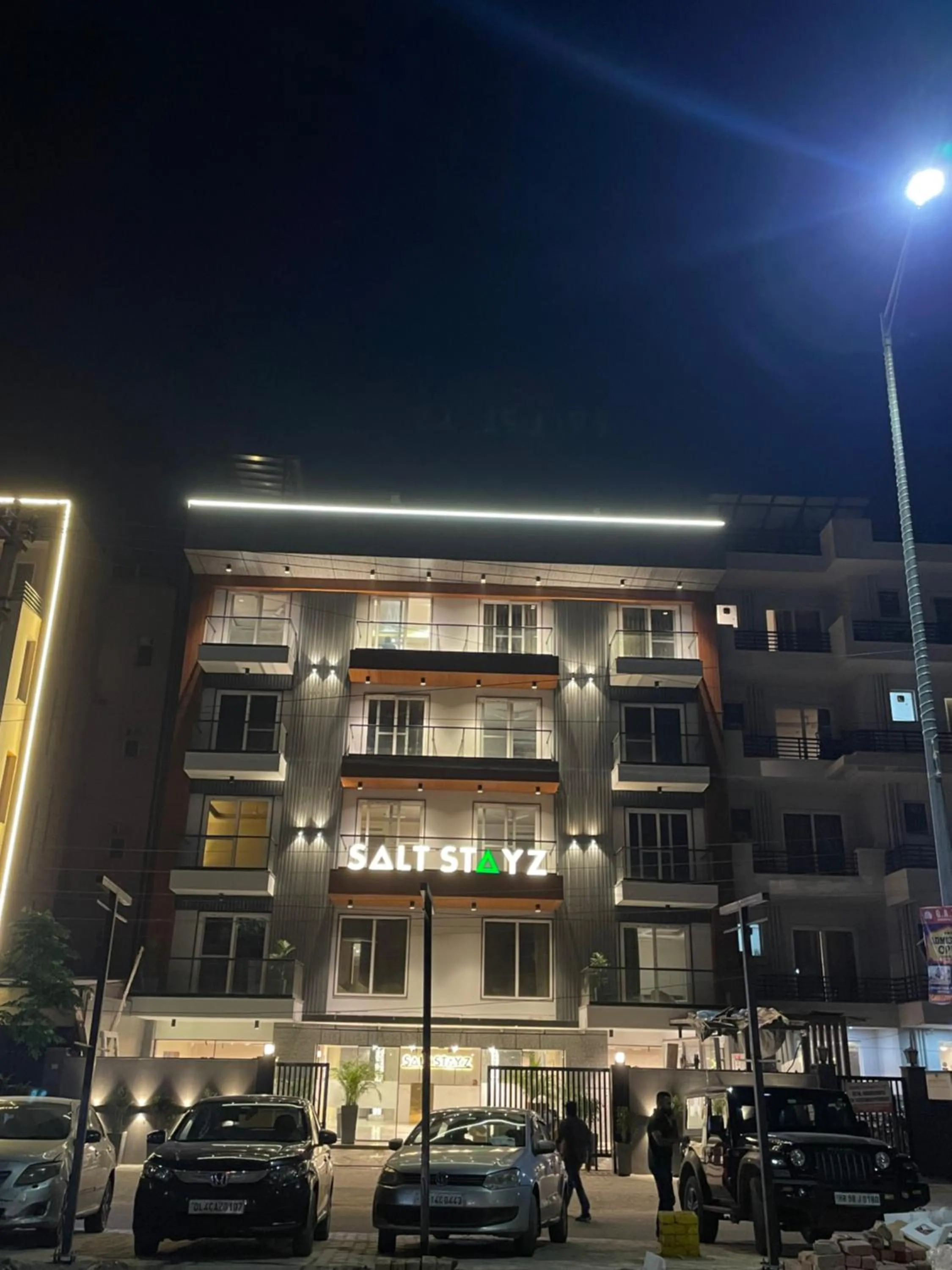 Property building in Saltstayz Premier - Near Golf Course Road & Sector 57