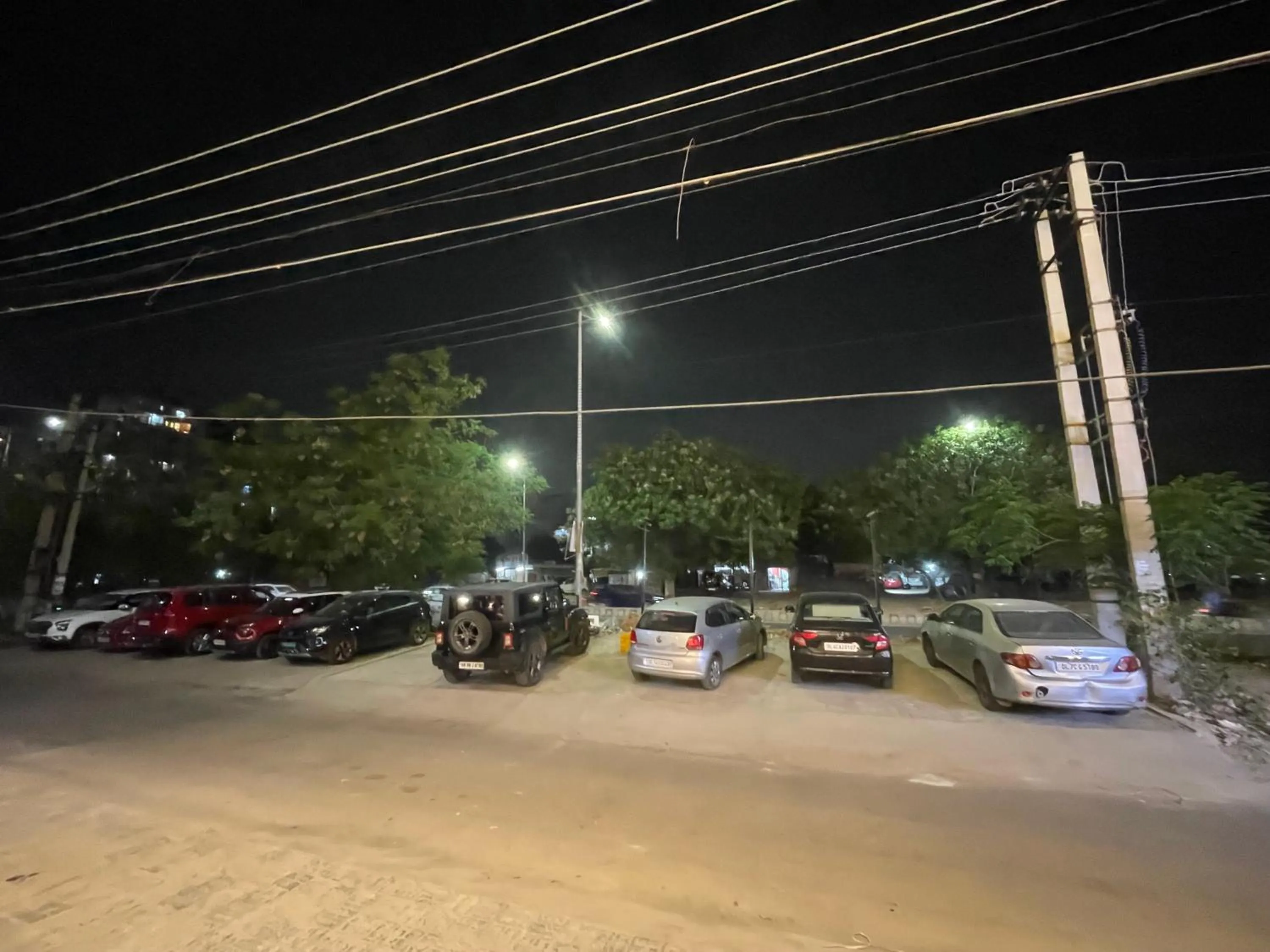 Parking in Saltstayz Premier - Near Golf Course Road & Sector 57