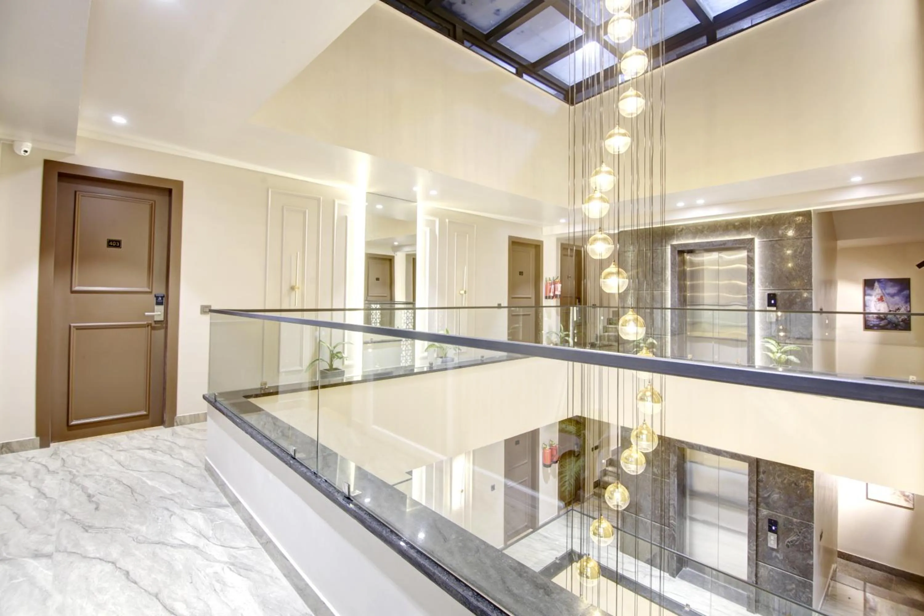 Lobby or reception in Saltstayz Premier - Near Golf Course Road & Sector 57