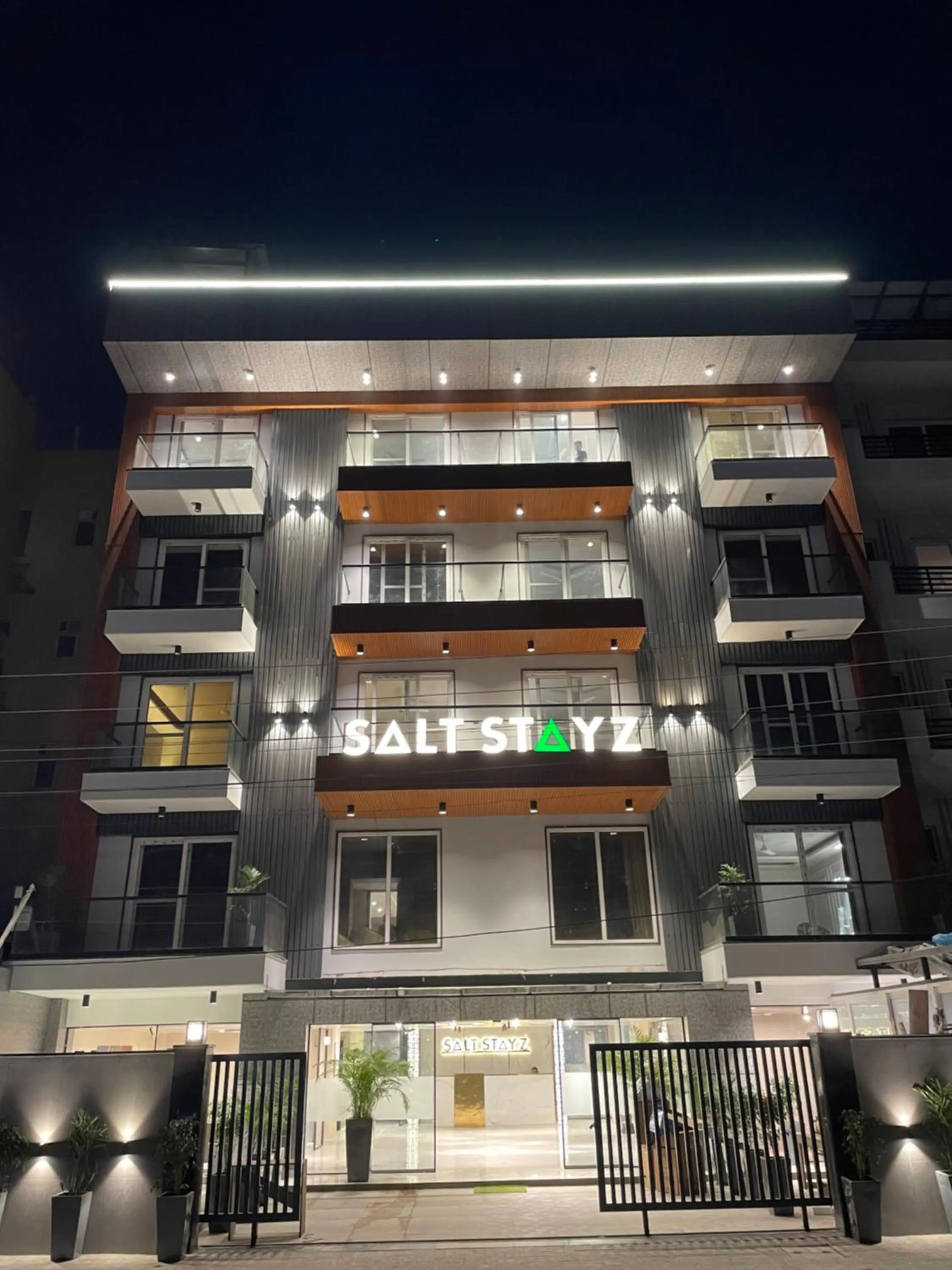 Property building in Saltstayz Premier - Near Golf Course Road & Sector 57