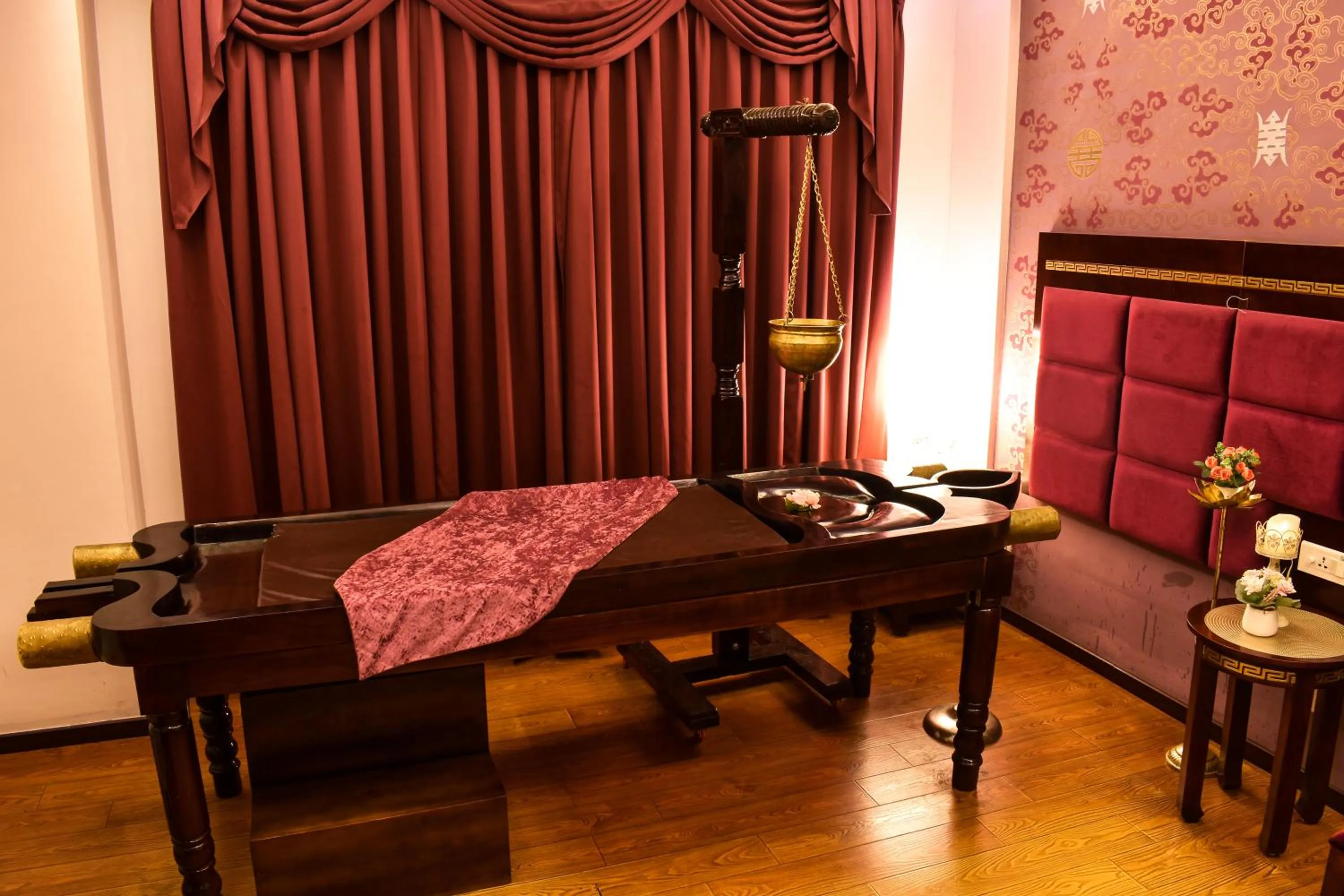 Massage in 33 Soksoom Centre for Well-Being & Happinesss - Boutique Hotel