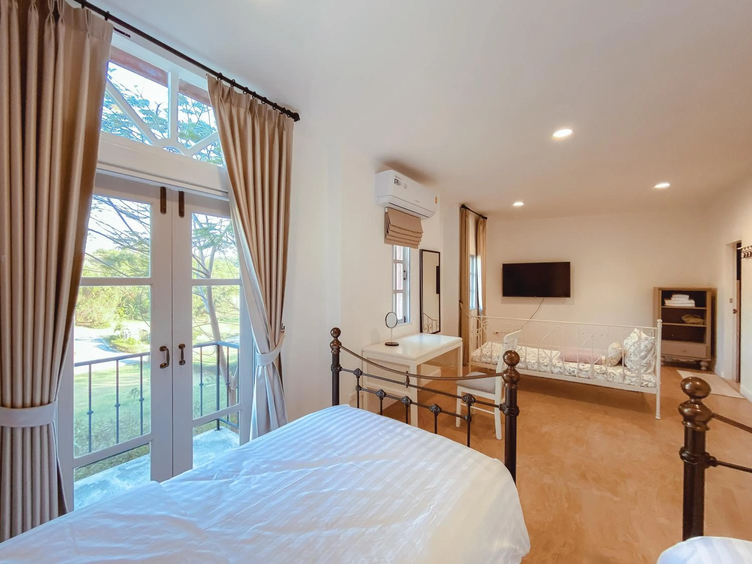 Bed in Villetta The Eyrie Khaoyai