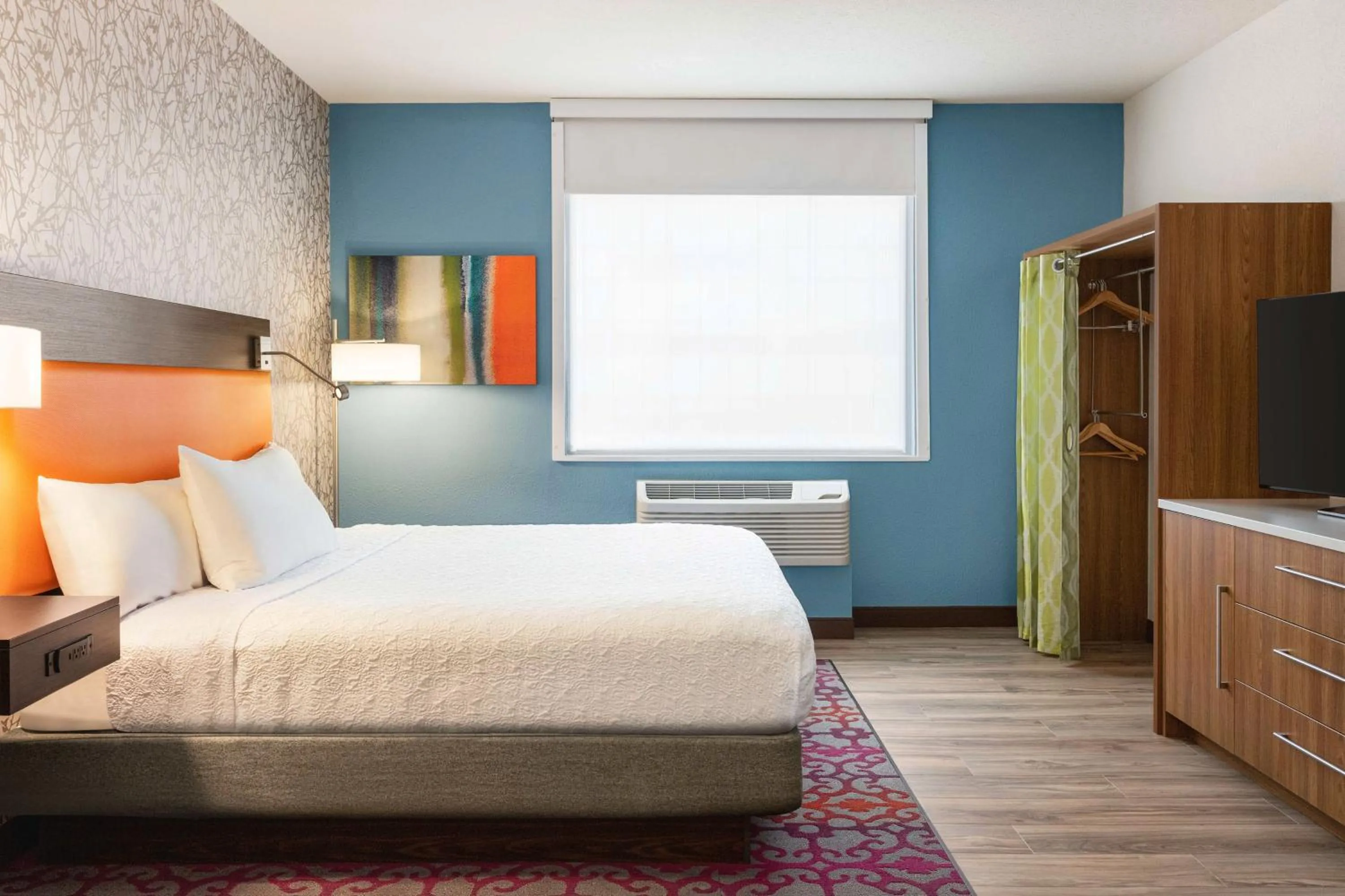 Bed in Home2 Suites by Hilton Albuquerque Downtown/University