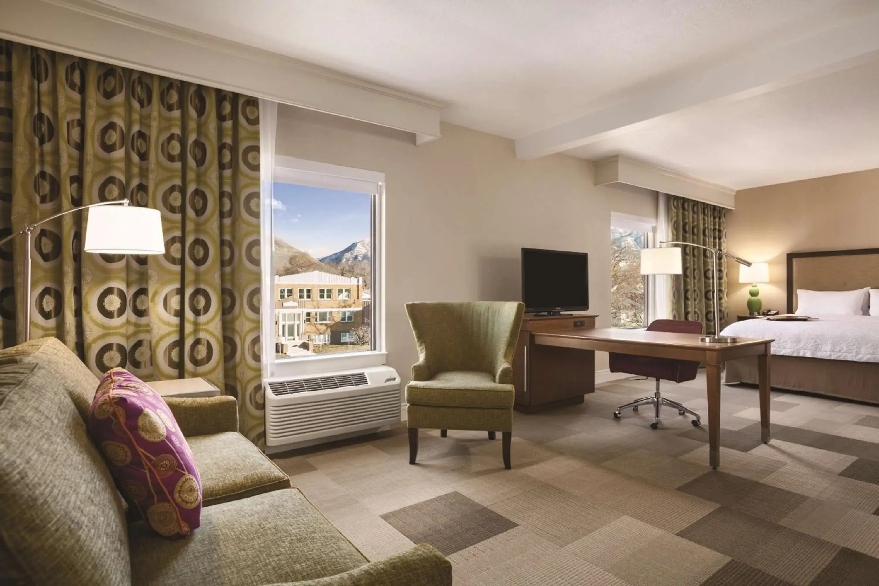 Bedroom, Bed in Hampton Inn Brigham City Bedroom, Bed in Hampton Inn Brigham City