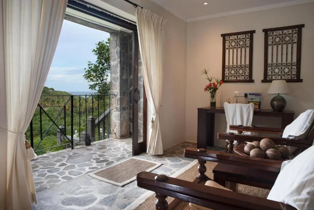 Guests in Firefly Estate Bequia