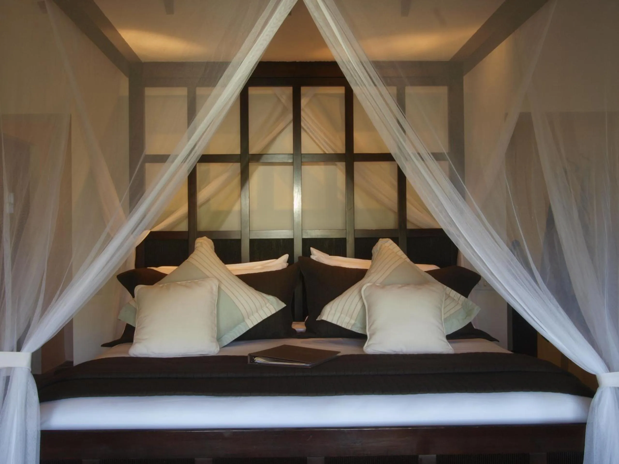 Bed in Firefly Estate Bequia