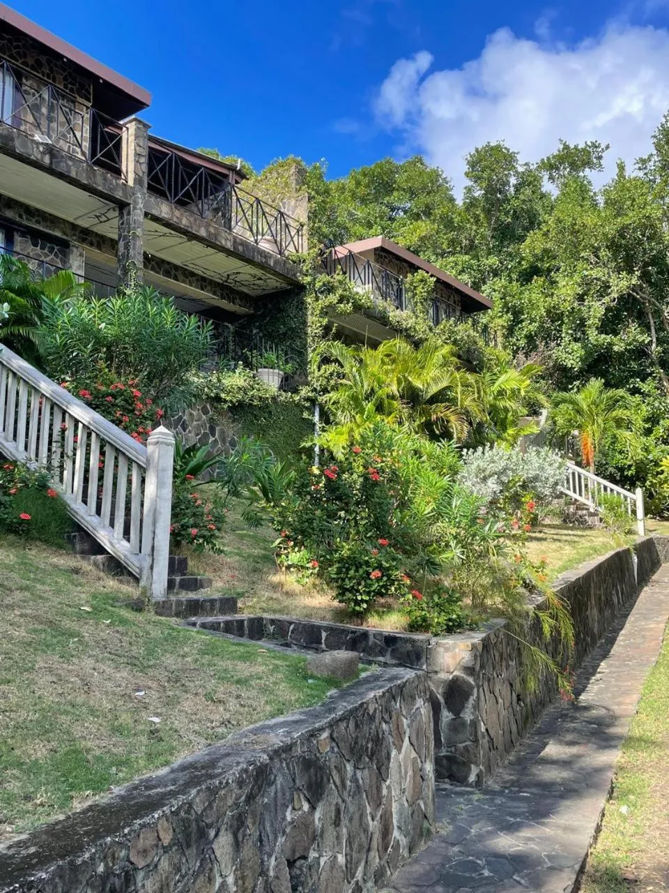 Guests in Firefly Estate Bequia
