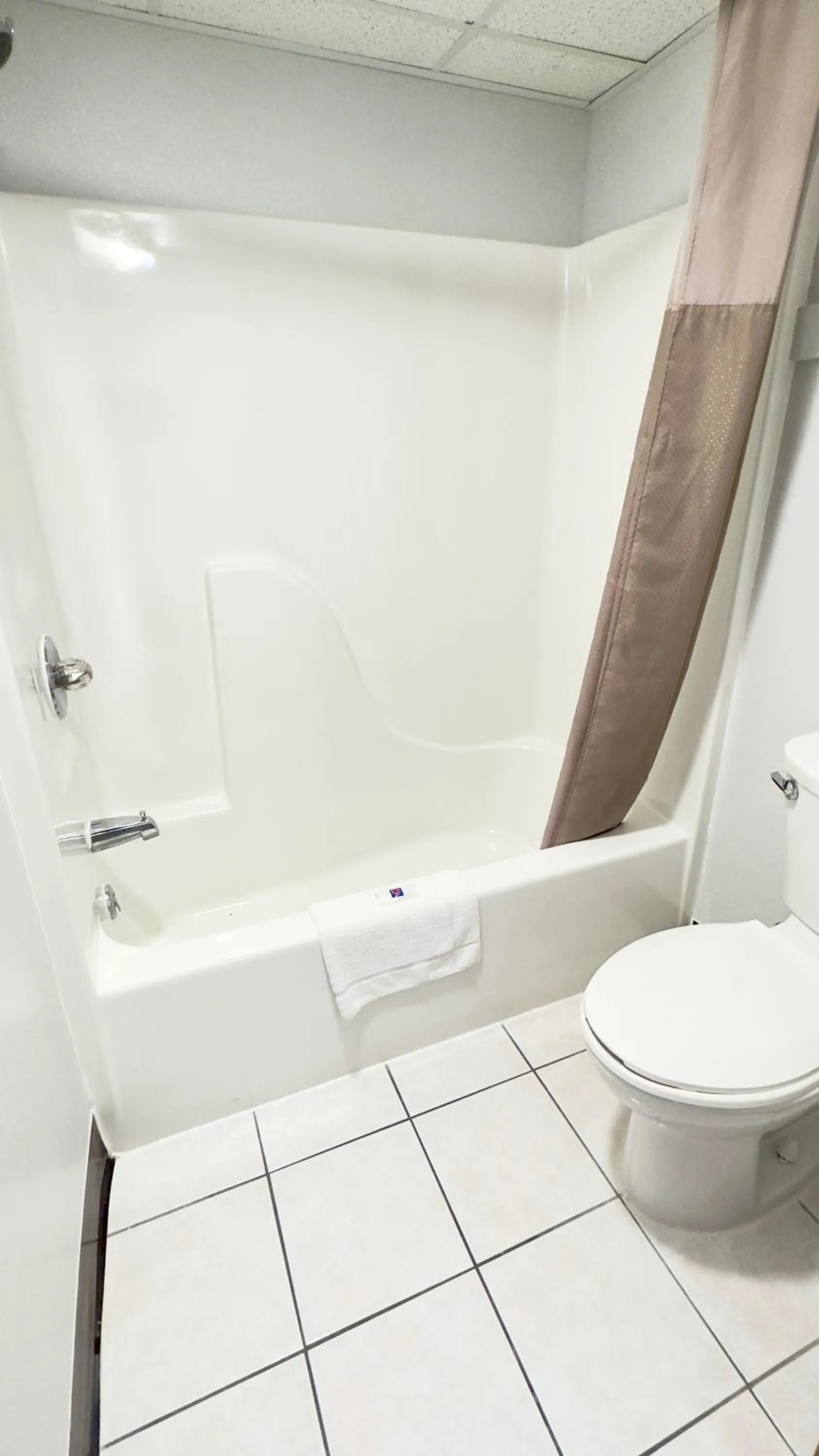 Shower in Motel 6-Dyersburg, TN