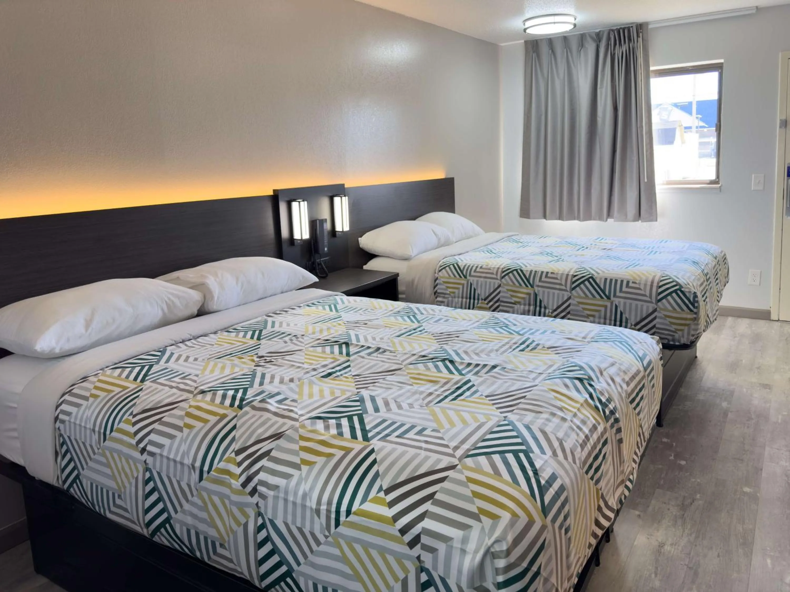 Bedroom, Bed in Motel 6-Dyersburg, TN