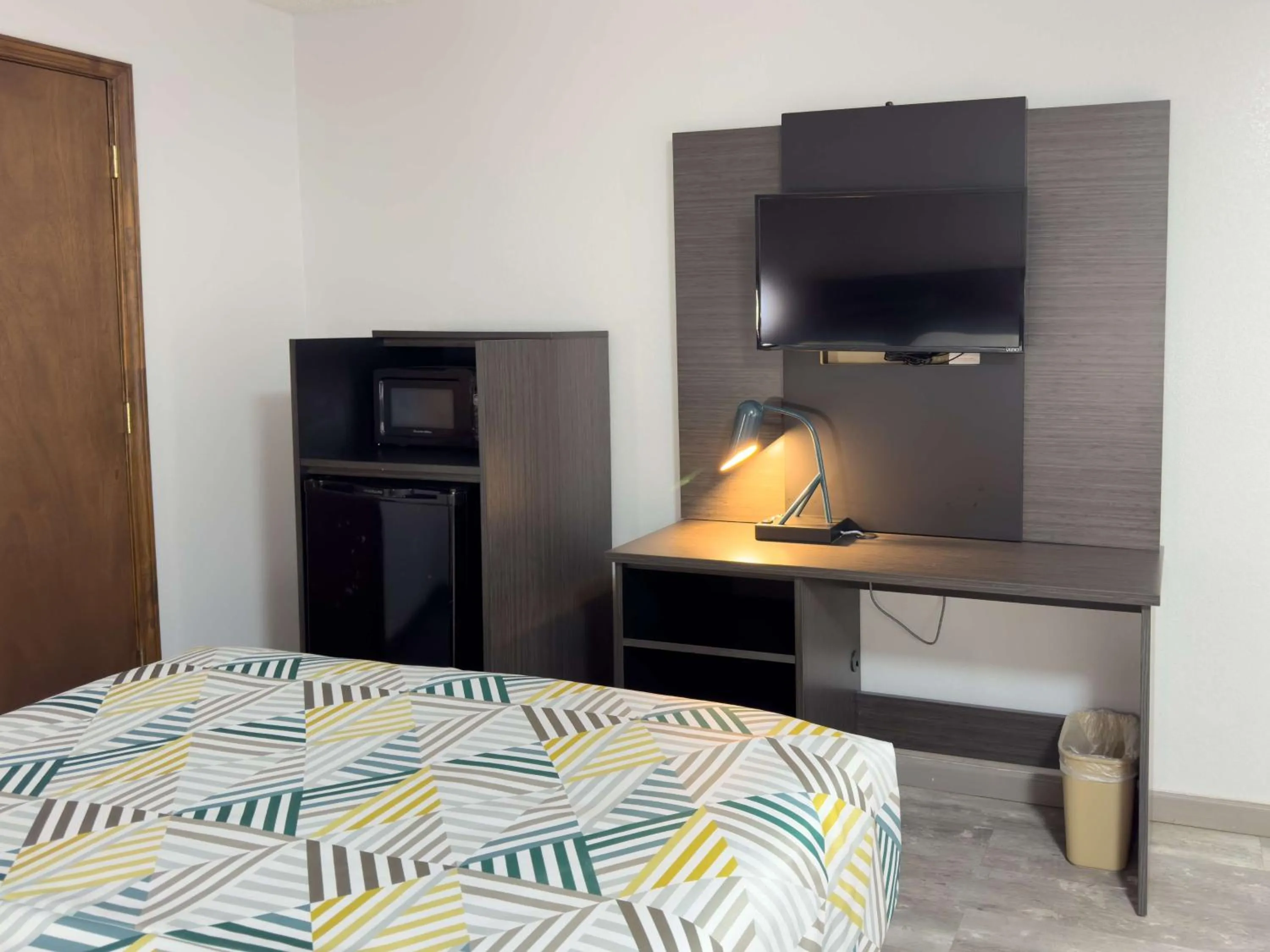 Bedroom, Bed in Motel 6-Dyersburg, TN